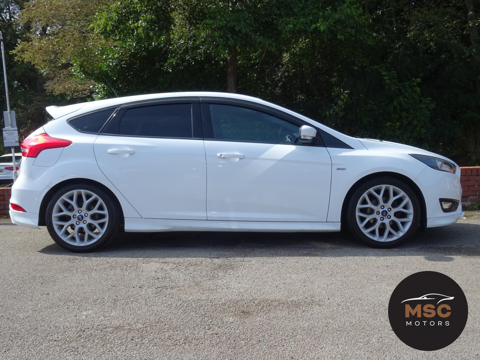 Ford Focus 1.0T EcoBoost ST-Line Hatchback 5dr Petrol Manual Euro 6 (s/s) (125 ps)