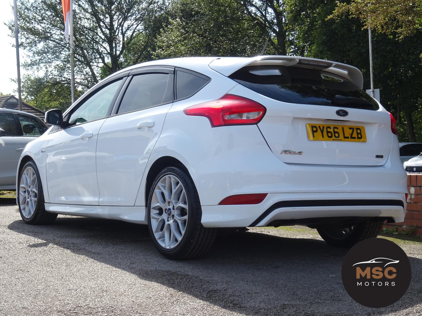 Ford Focus 1.0T EcoBoost ST-Line Hatchback 5dr Petrol Manual Euro 6 (s/s) (125 ps)