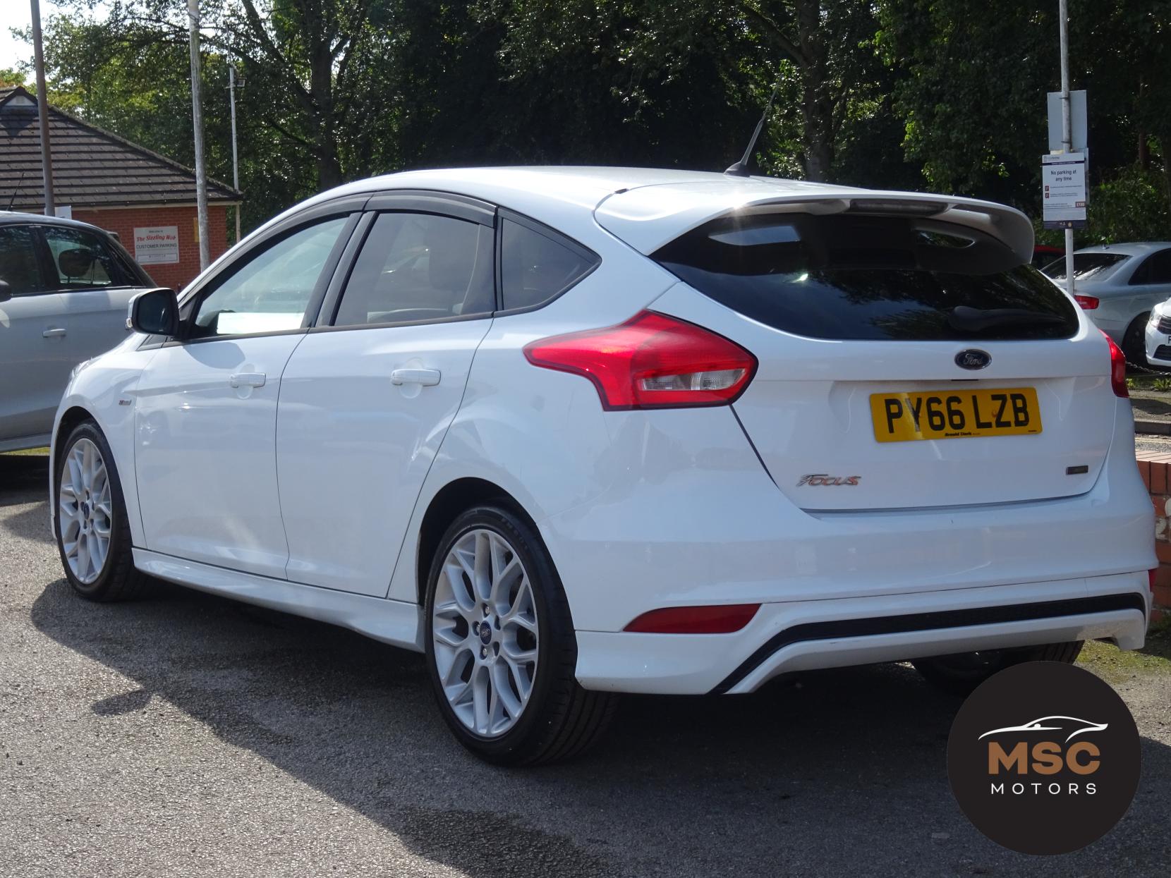 Ford Focus 1.0T EcoBoost ST-Line Hatchback 5dr Petrol Manual Euro 6 (s/s) (125 ps)