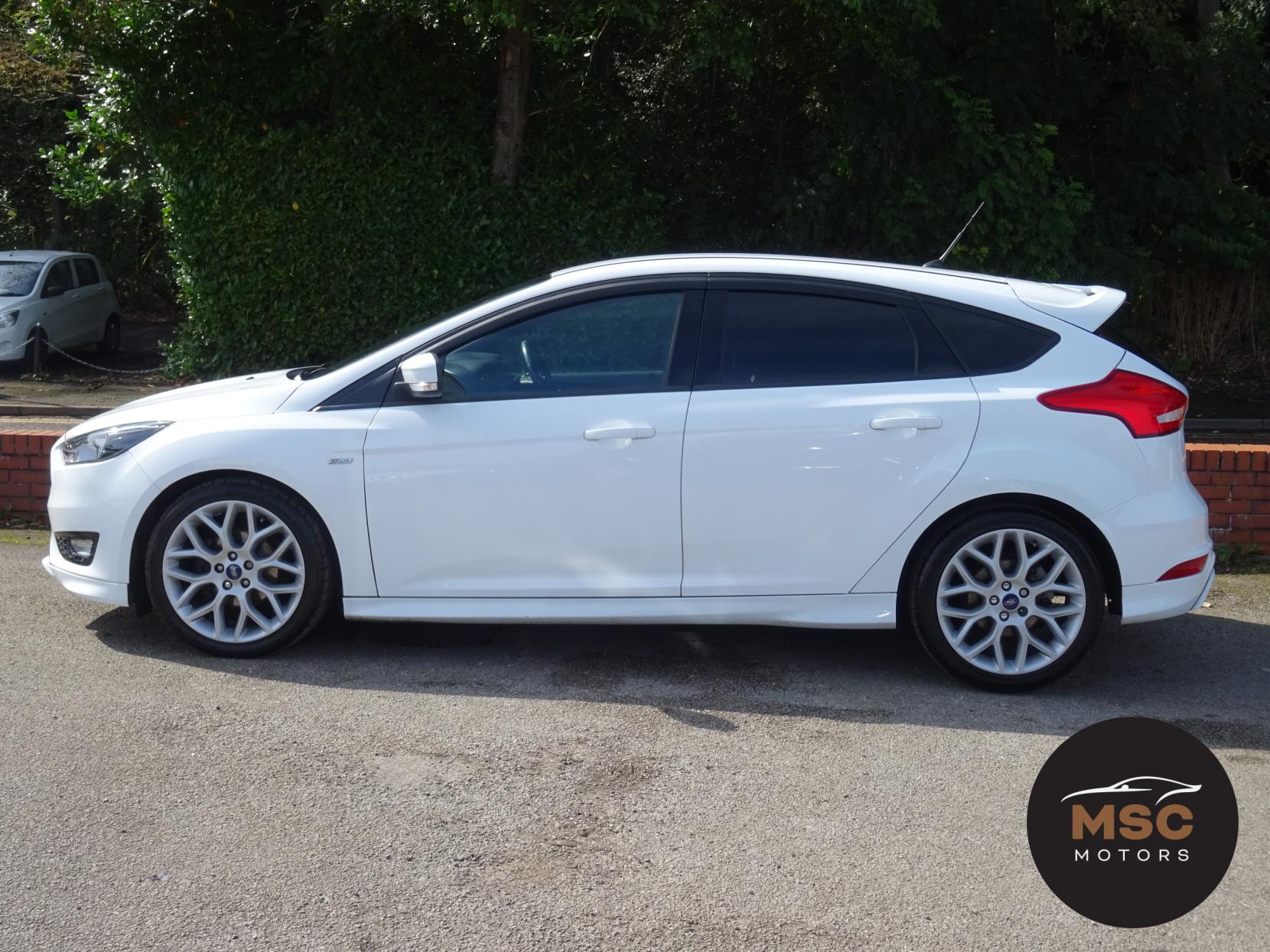 Ford Focus 1.0T EcoBoost ST-Line Hatchback 5dr Petrol Manual Euro 6 (s/s) (125 ps)