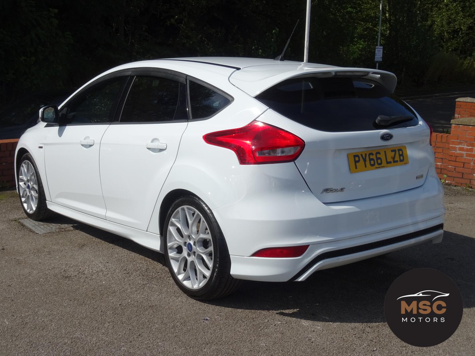 Ford Focus 1.0T EcoBoost ST-Line Hatchback 5dr Petrol Manual Euro 6 (s/s) (125 ps)