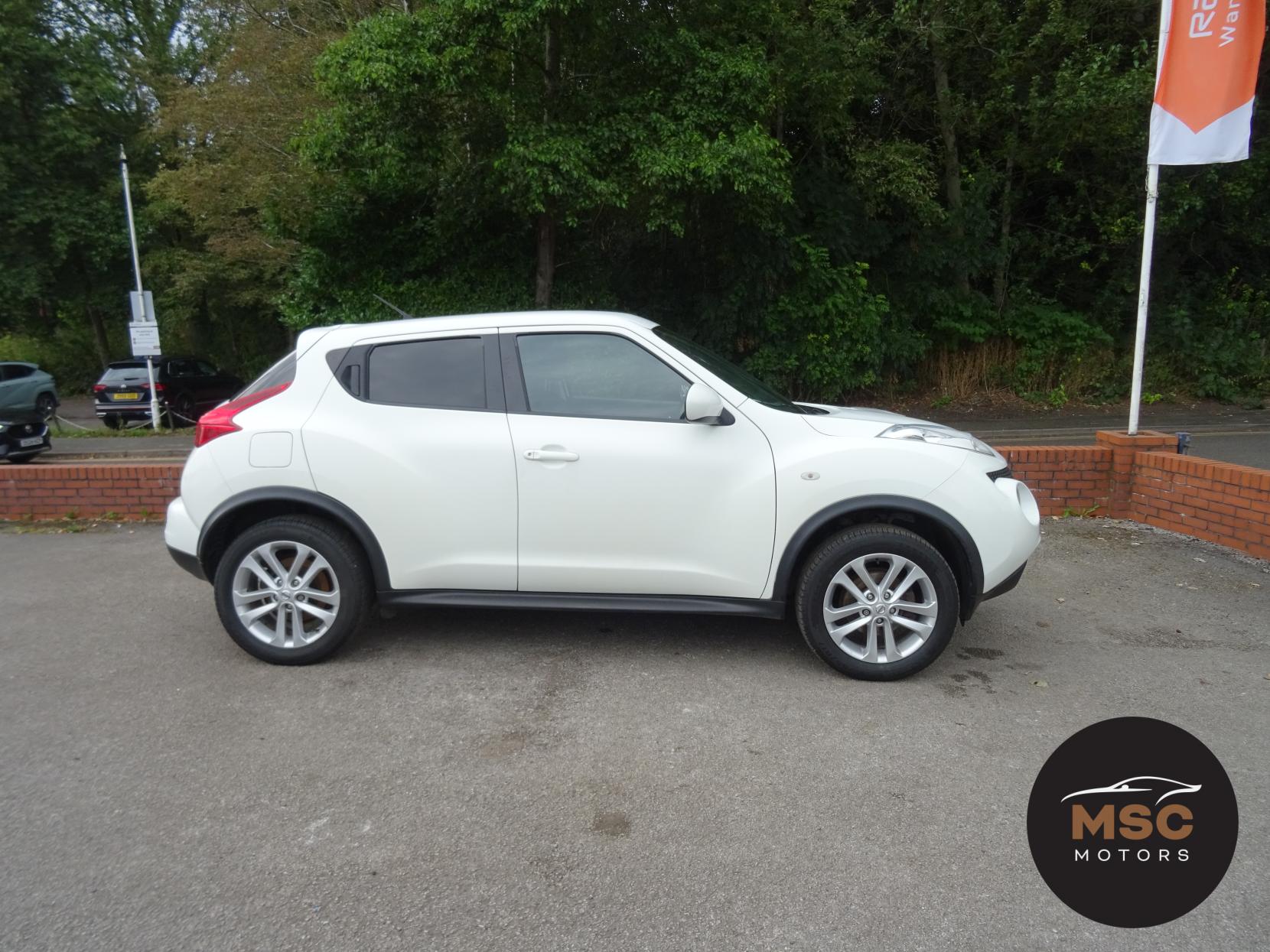 Nissan Juke 1.6 Acenta Premium SUV 5dr Petrol Manual Euro 5 (117 ps)