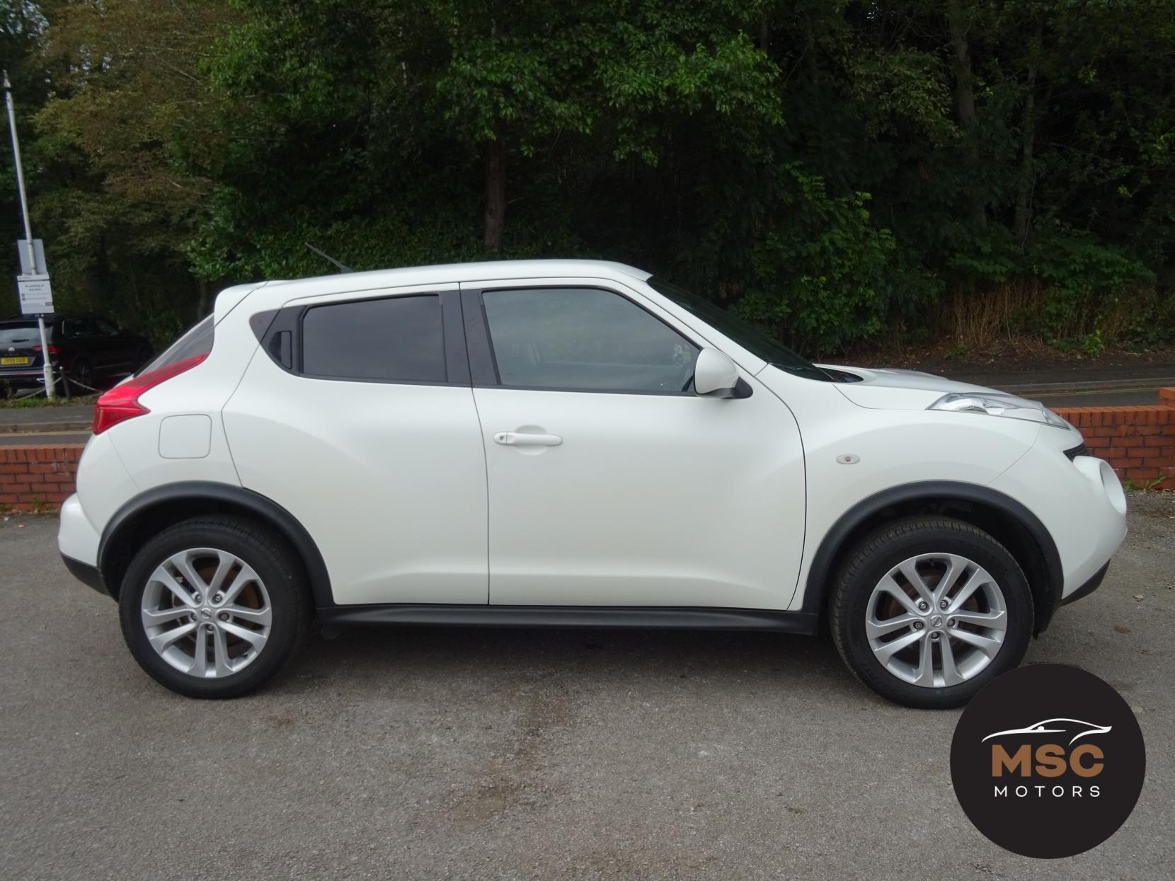 Nissan Juke 1.6 Acenta Premium SUV 5dr Petrol Manual Euro 5 (117 ps)