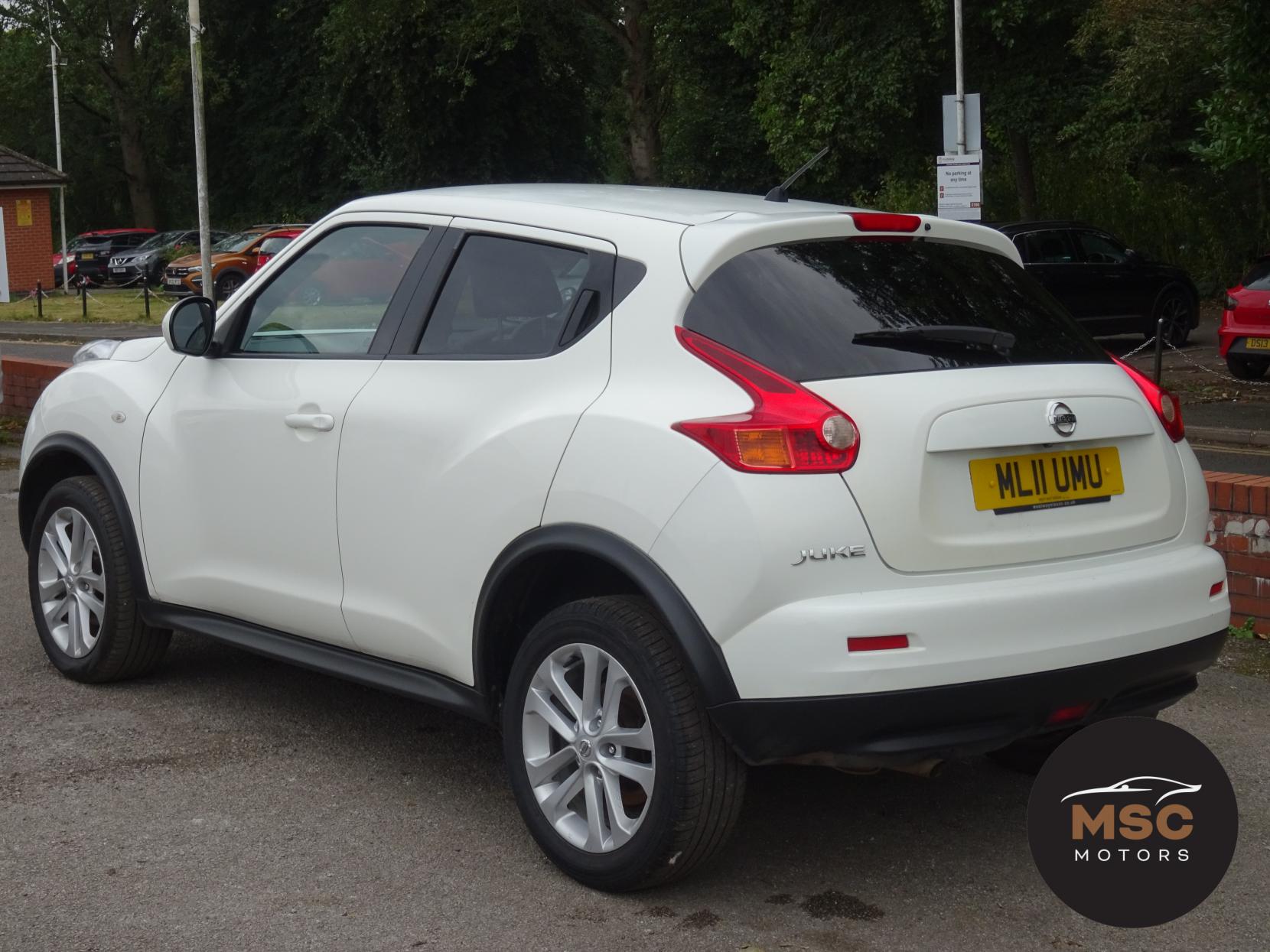 Nissan Juke 1.6 Acenta Premium SUV 5dr Petrol Manual Euro 5 (117 ps)