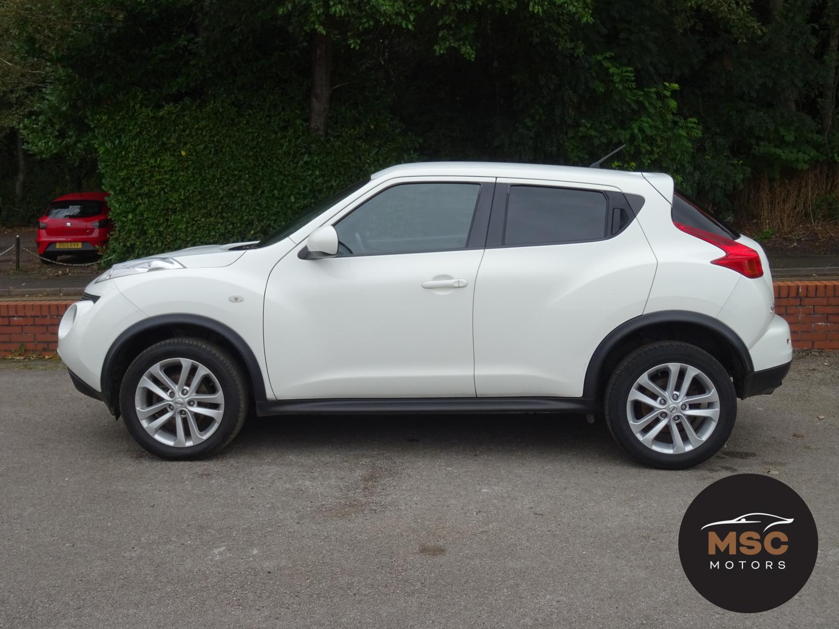 Nissan Juke 1.6 Acenta Premium SUV 5dr Petrol Manual Euro 5 (117 ps)