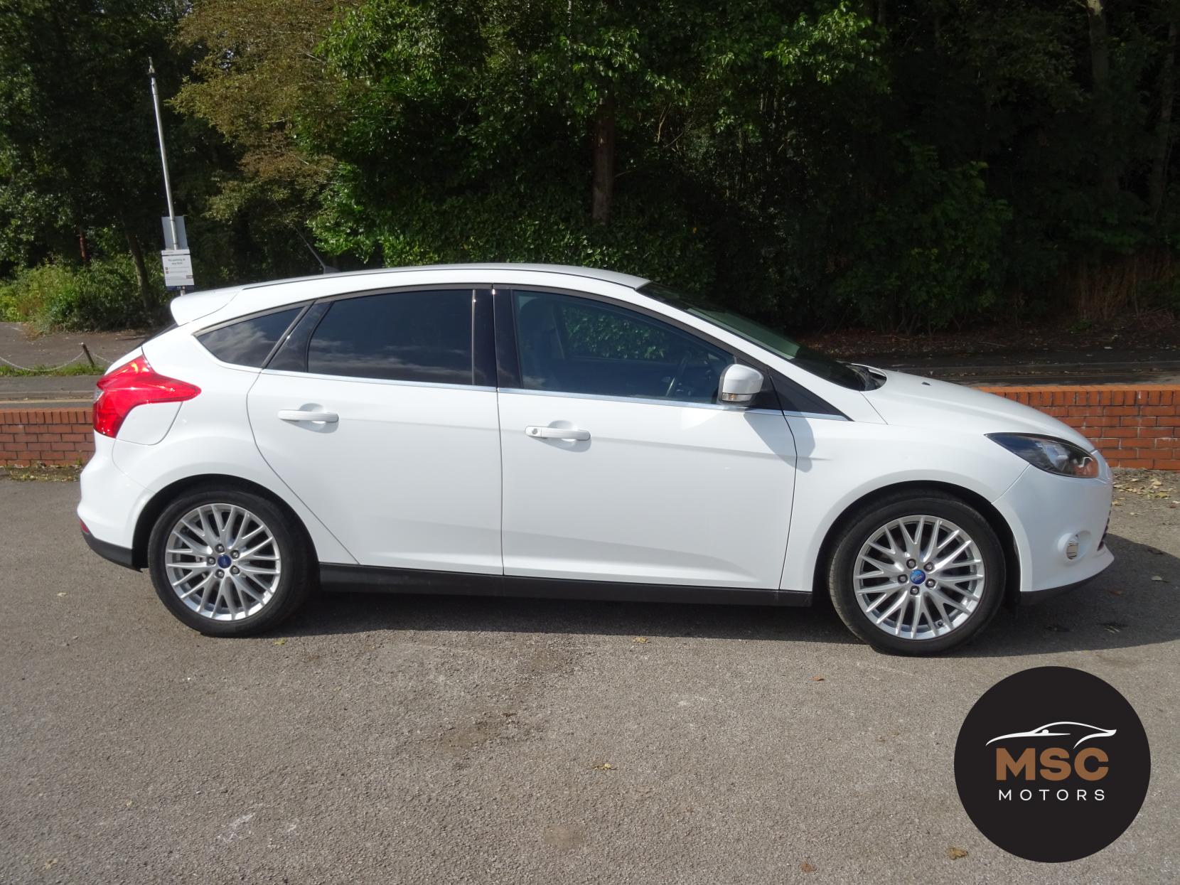 Ford Focus 1.0T EcoBoost Zetec Hatchback 5dr Petrol Manual Euro 5 (s/s) (125 ps)