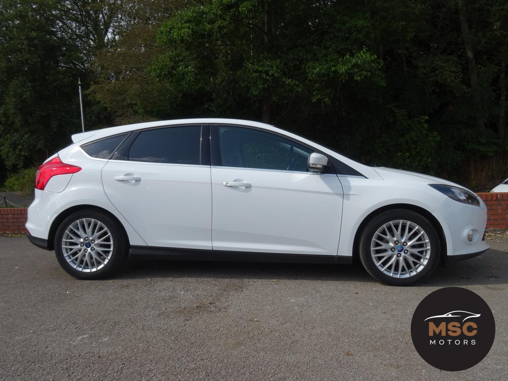 Ford Focus 1.0T EcoBoost Zetec Hatchback 5dr Petrol Manual Euro 5 (s/s) (125 ps)