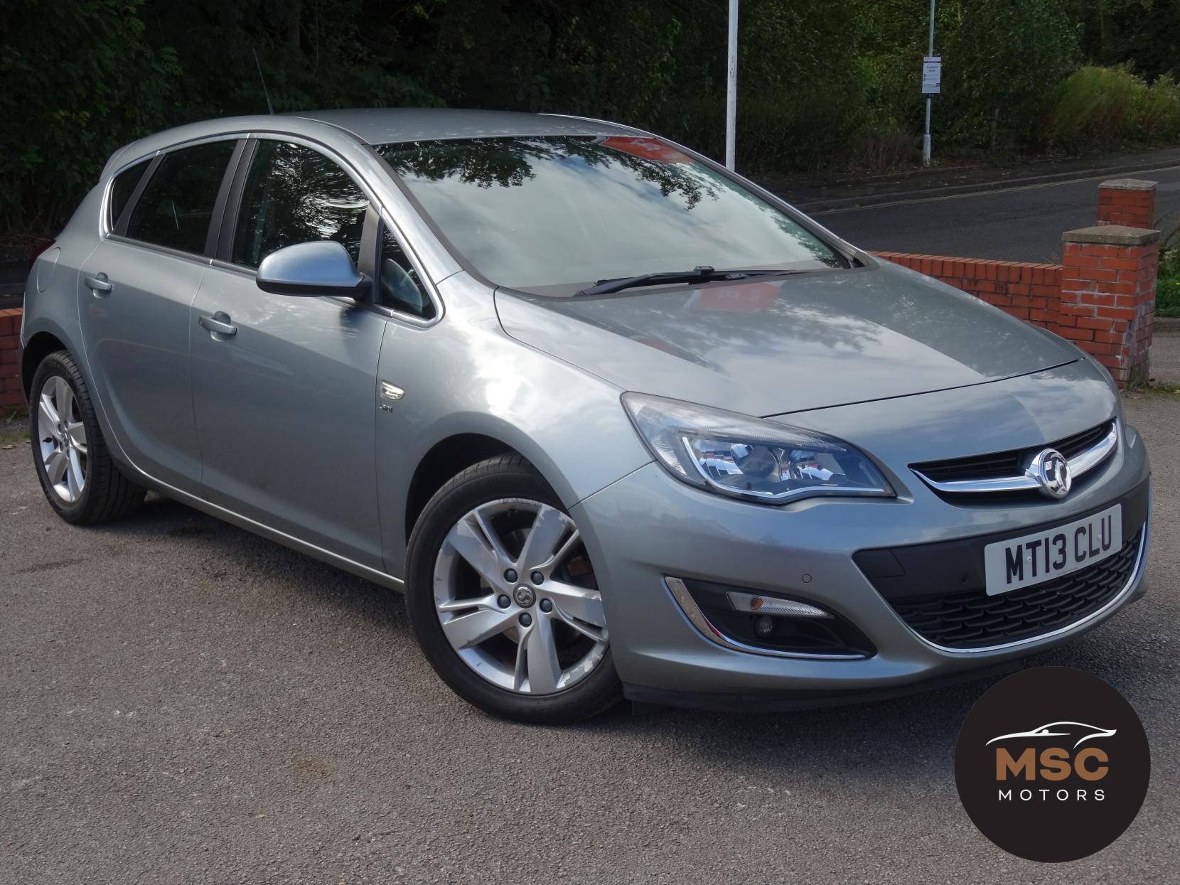 Vauxhall Astra 2.0 CDTi SRi Hatchback 5dr Diesel Auto Euro 5 (165 ps)