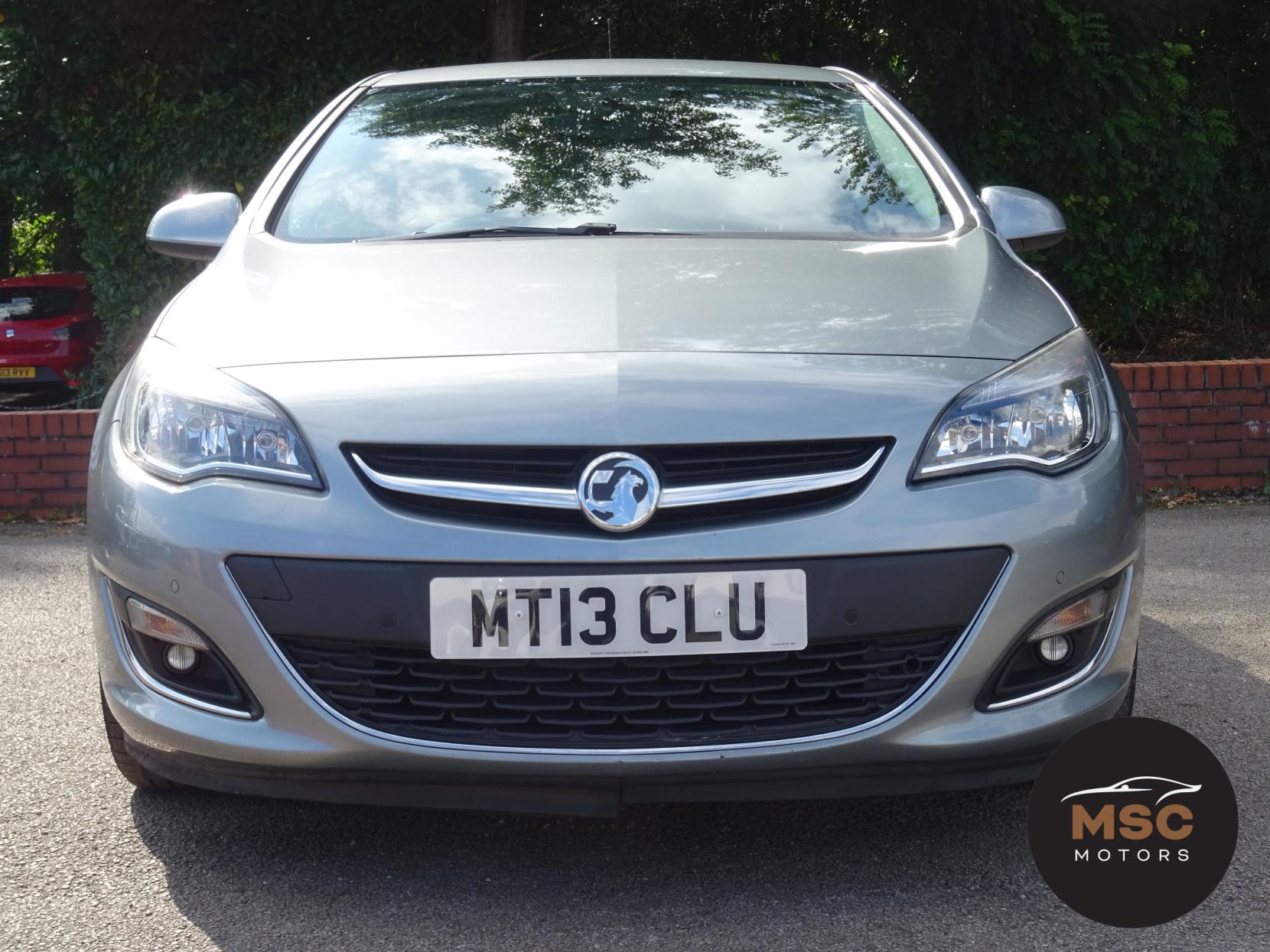 Vauxhall Astra 2.0 CDTi SRi Hatchback 5dr Diesel Auto Euro 5 (165 ps)