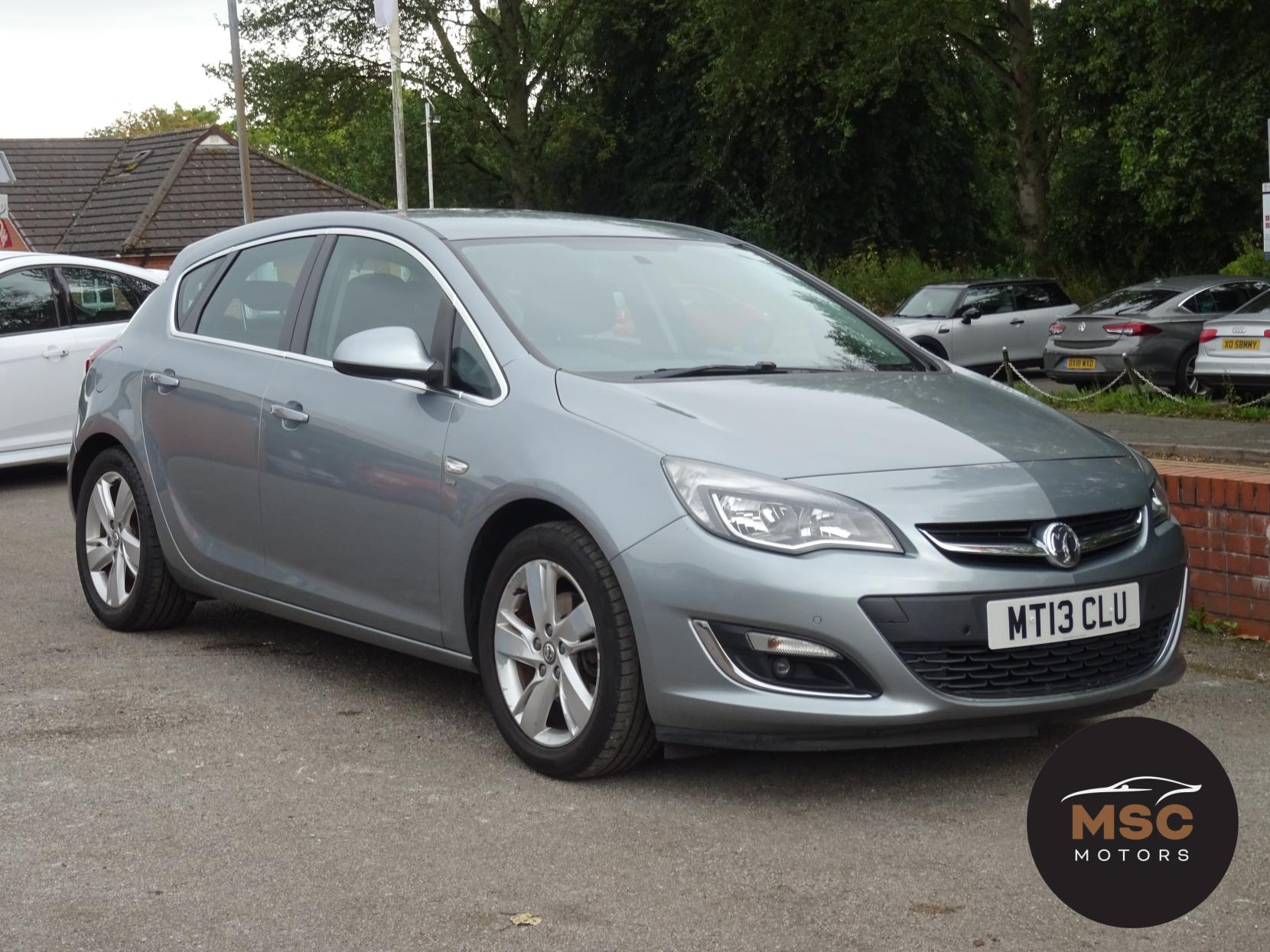 Vauxhall Astra 2.0 CDTi SRi Hatchback 5dr Diesel Auto Euro 5 (165 ps)