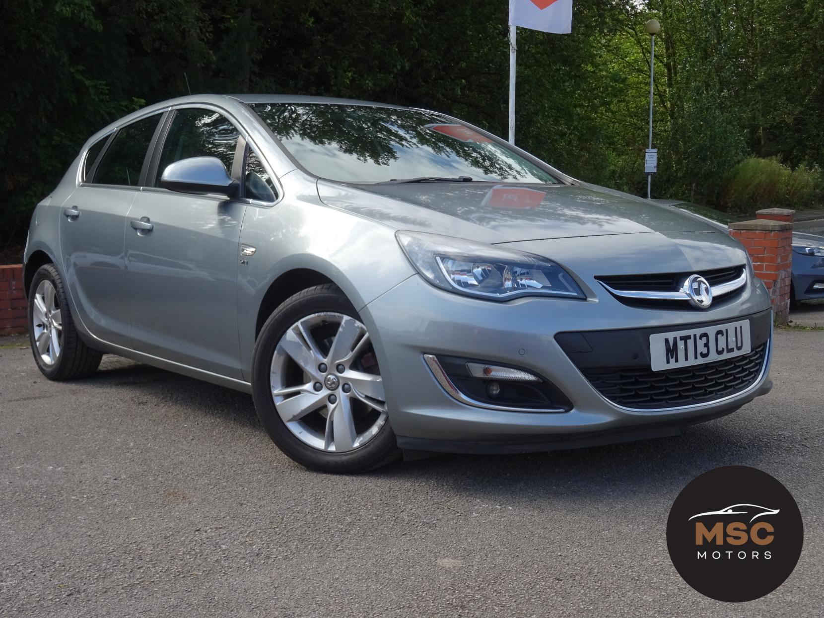 Vauxhall Astra 2.0 CDTi SRi Hatchback 5dr Diesel Auto Euro 5 (165 ps)