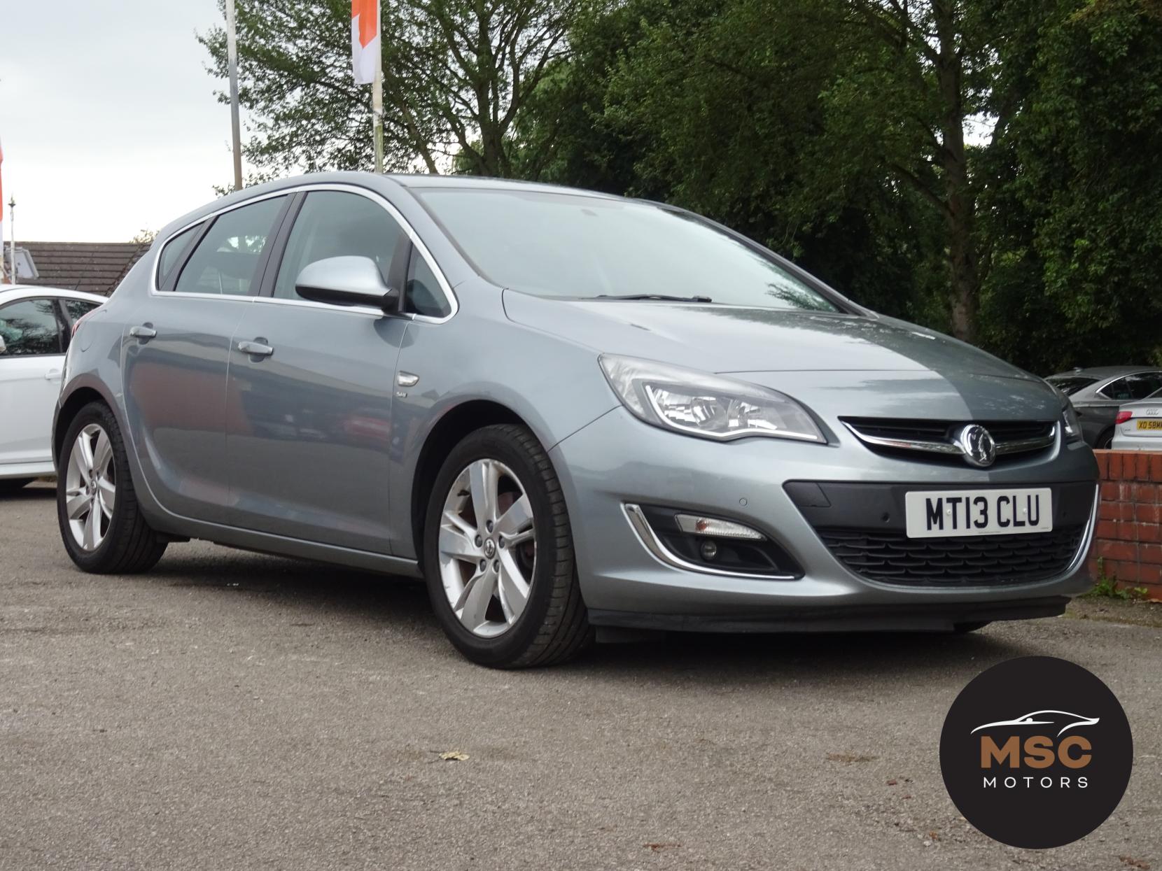 Vauxhall Astra 2.0 CDTi SRi Hatchback 5dr Diesel Auto Euro 5 (165 ps)