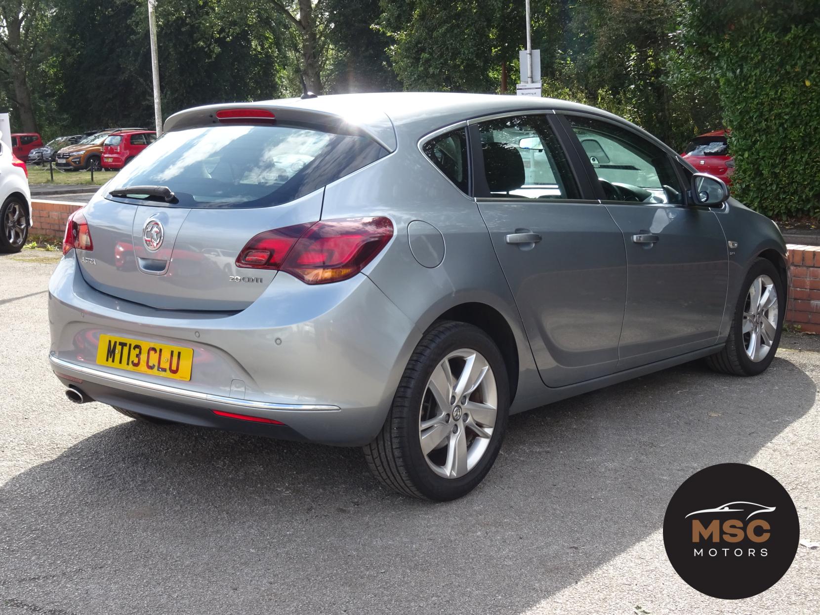 Vauxhall Astra 2.0 CDTi SRi Hatchback 5dr Diesel Auto Euro 5 (165 ps)