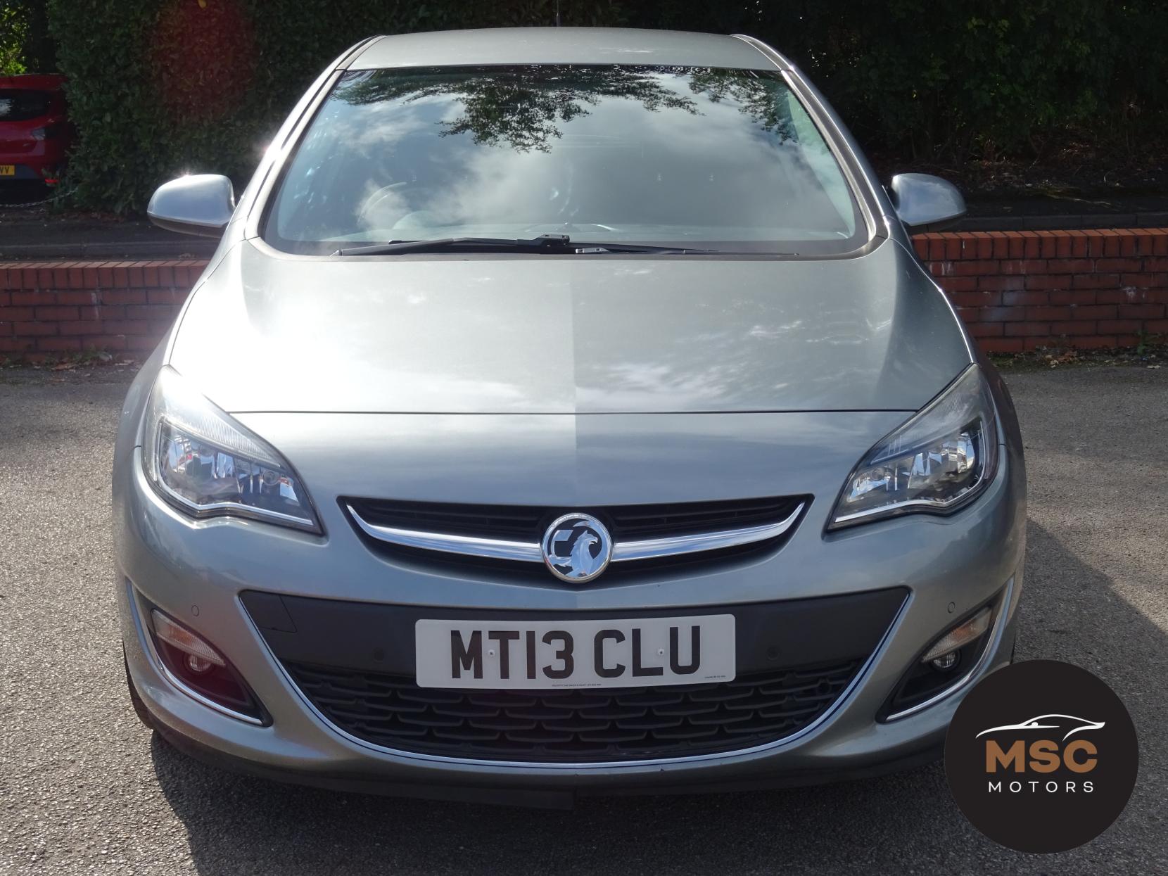 Vauxhall Astra 2.0 CDTi SRi Hatchback 5dr Diesel Auto Euro 5 (165 ps)