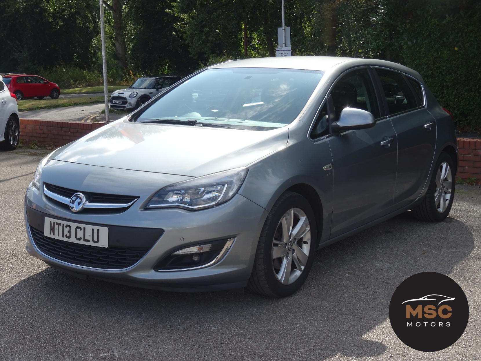 Vauxhall Astra 2.0 CDTi SRi Hatchback 5dr Diesel Auto Euro 5 (165 ps)