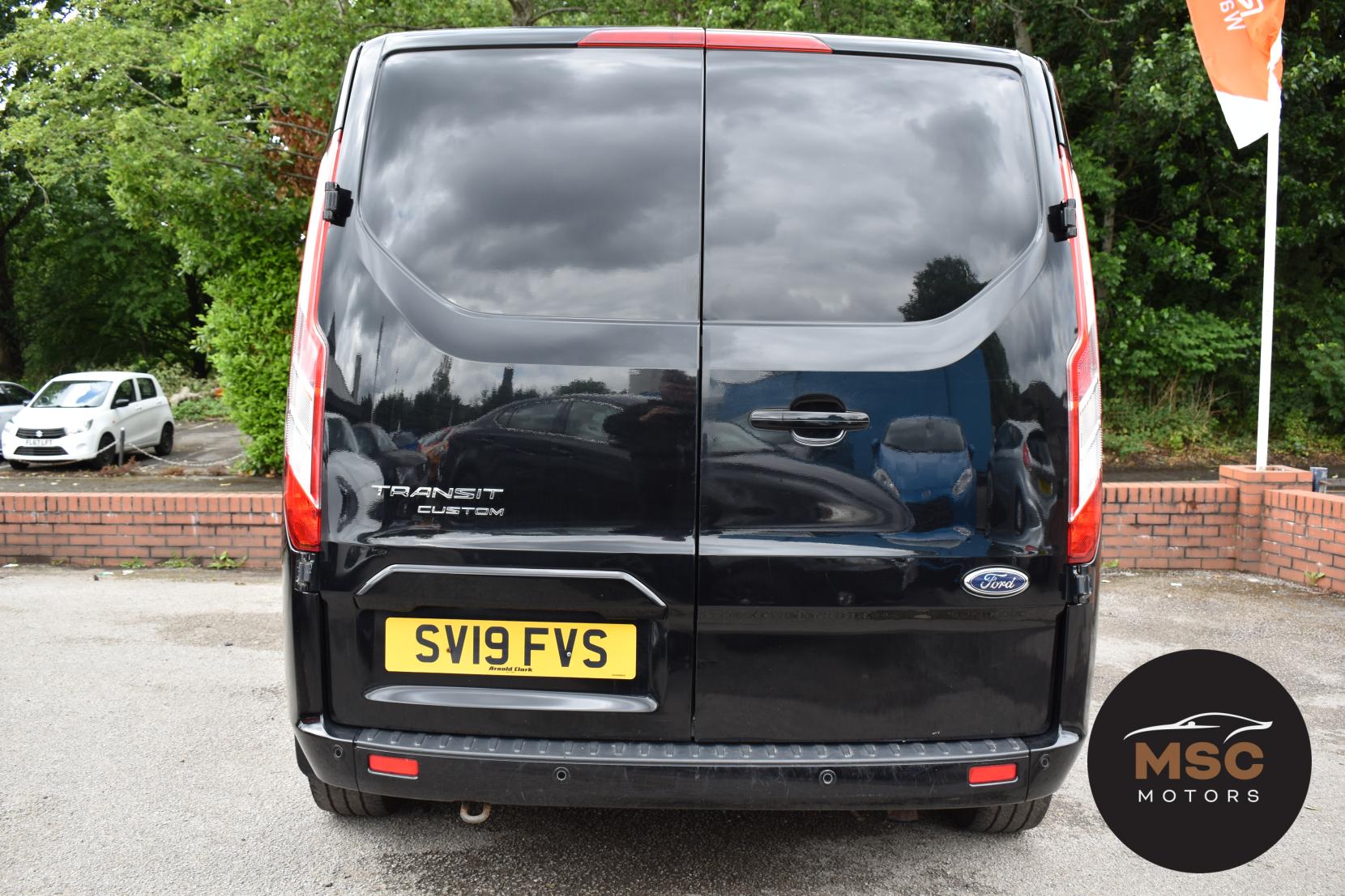Ford Transit Custom 2.0 300 EcoBlue Limited Panel Van 5dr Diesel Manual L2 H1 Euro 6 (170 ps)