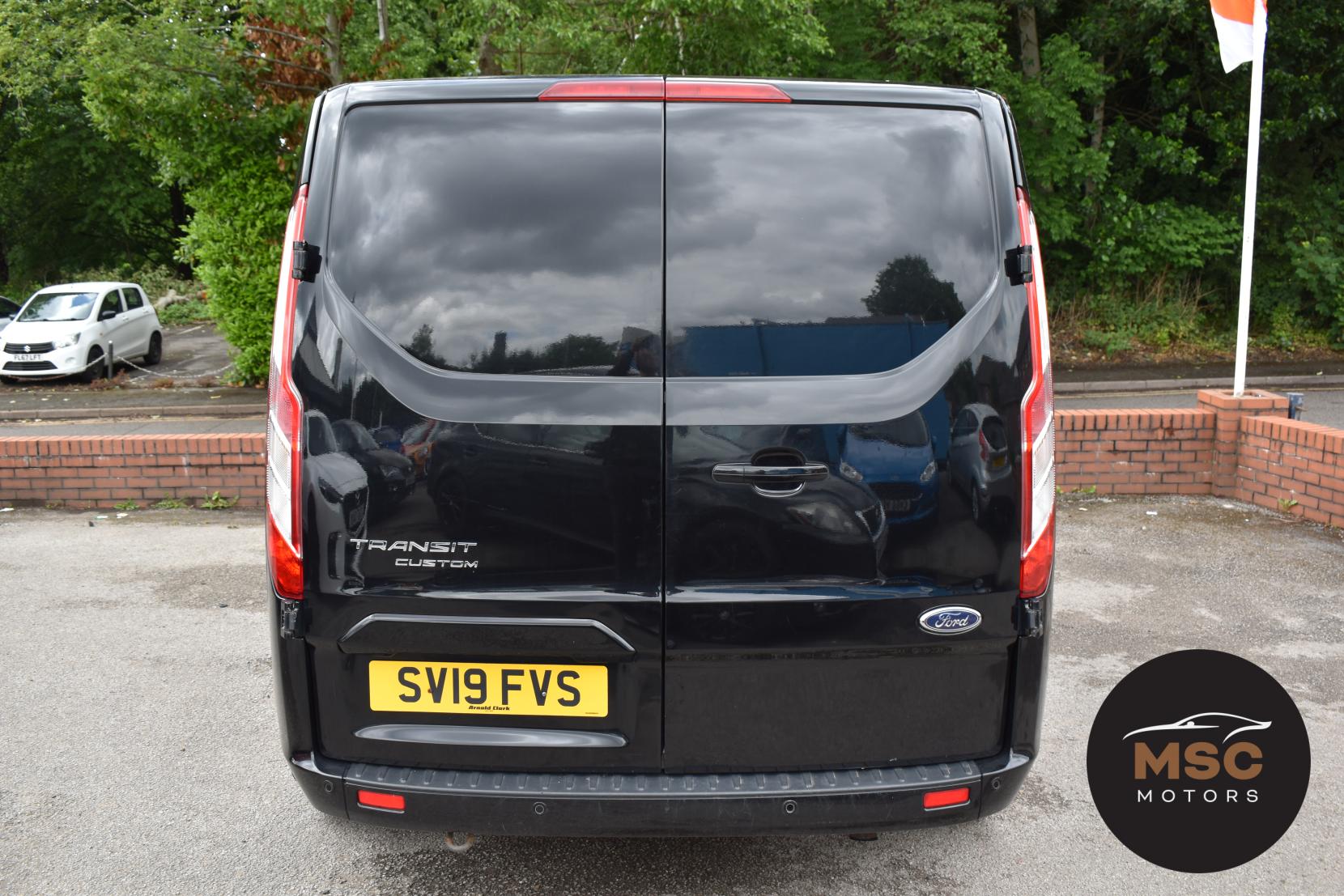 Ford Transit Custom 2.0 300 EcoBlue Limited Panel Van 5dr Diesel Manual L2 H1 Euro 6 (170 ps)