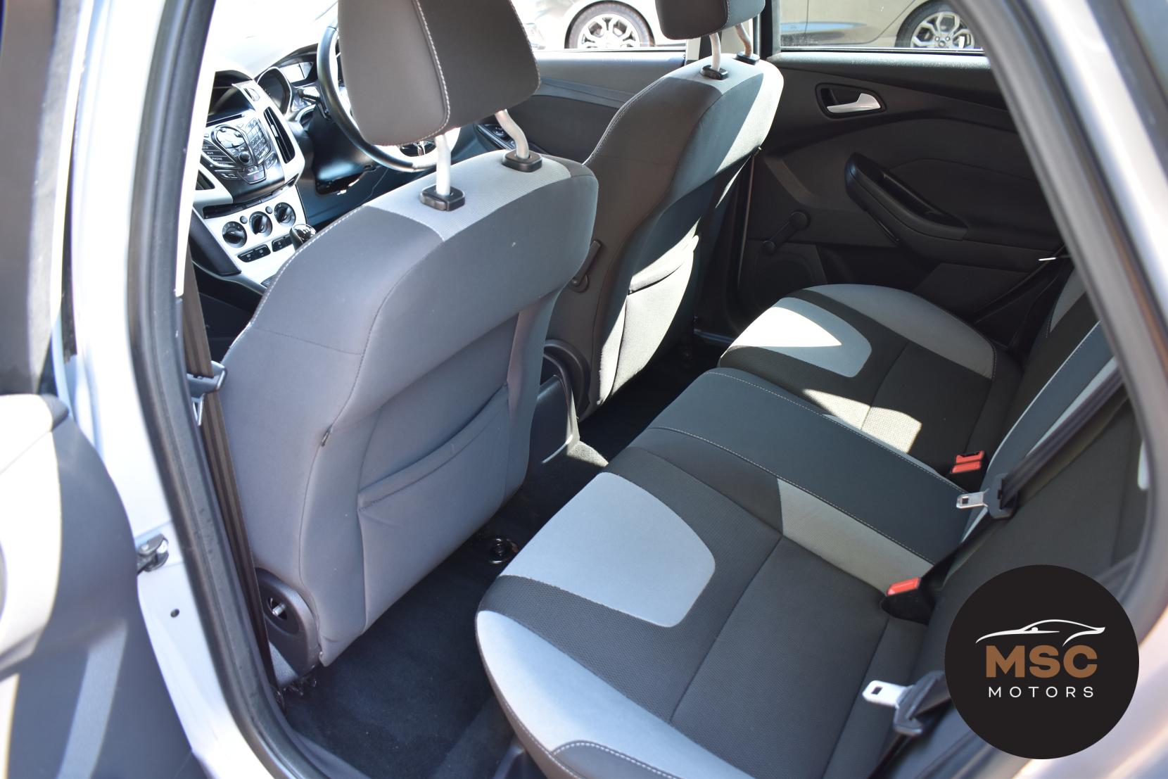 Ford Focus 1.0T EcoBoost Zetec Hatchback 5dr Petrol Manual Euro 5 (s/s) (100 ps)