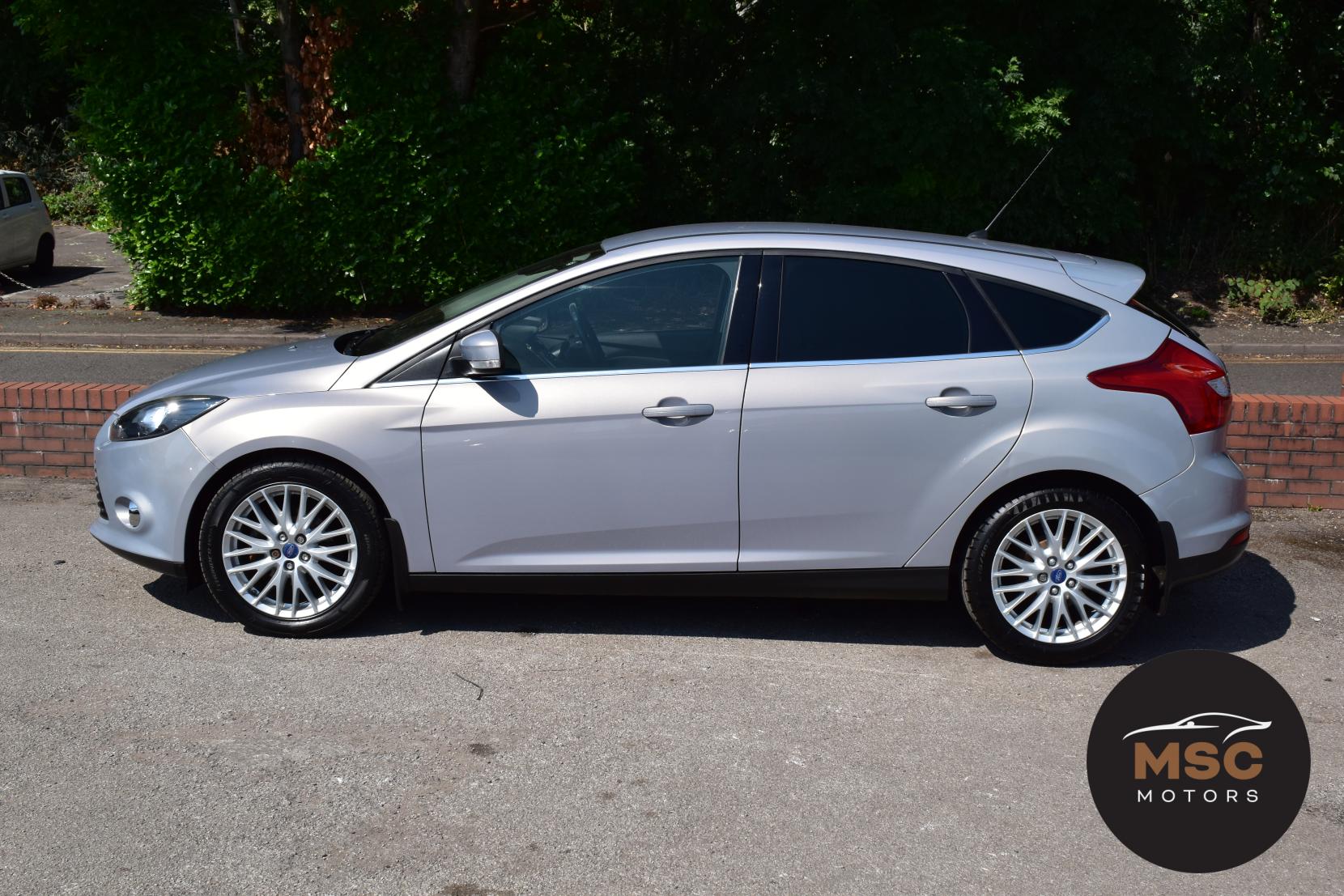 Ford Focus 1.0T EcoBoost Zetec Hatchback 5dr Petrol Manual Euro 5 (s/s) (100 ps)
