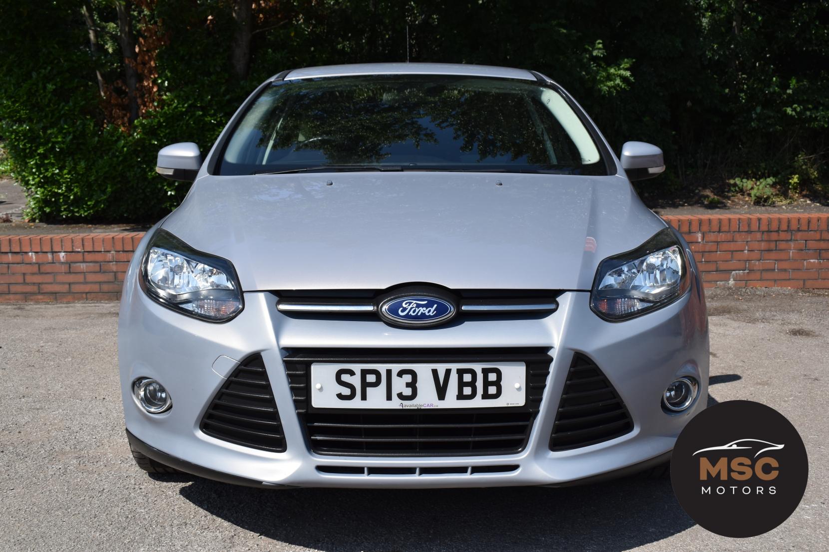 Ford Focus 1.0T EcoBoost Zetec Hatchback 5dr Petrol Manual Euro 5 (s/s) (100 ps)