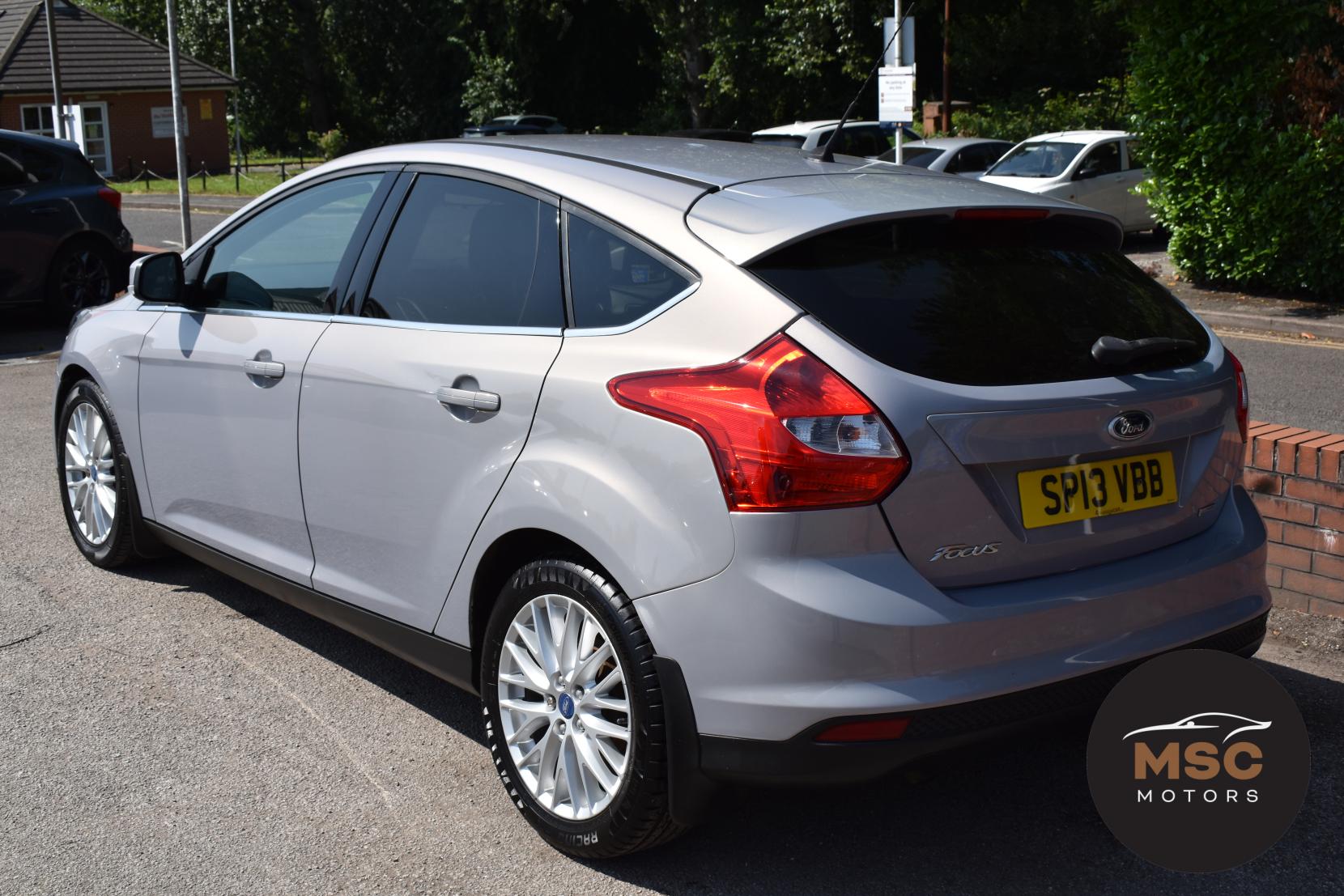 Ford Focus 1.0T EcoBoost Zetec Hatchback 5dr Petrol Manual Euro 5 (s/s) (100 ps)