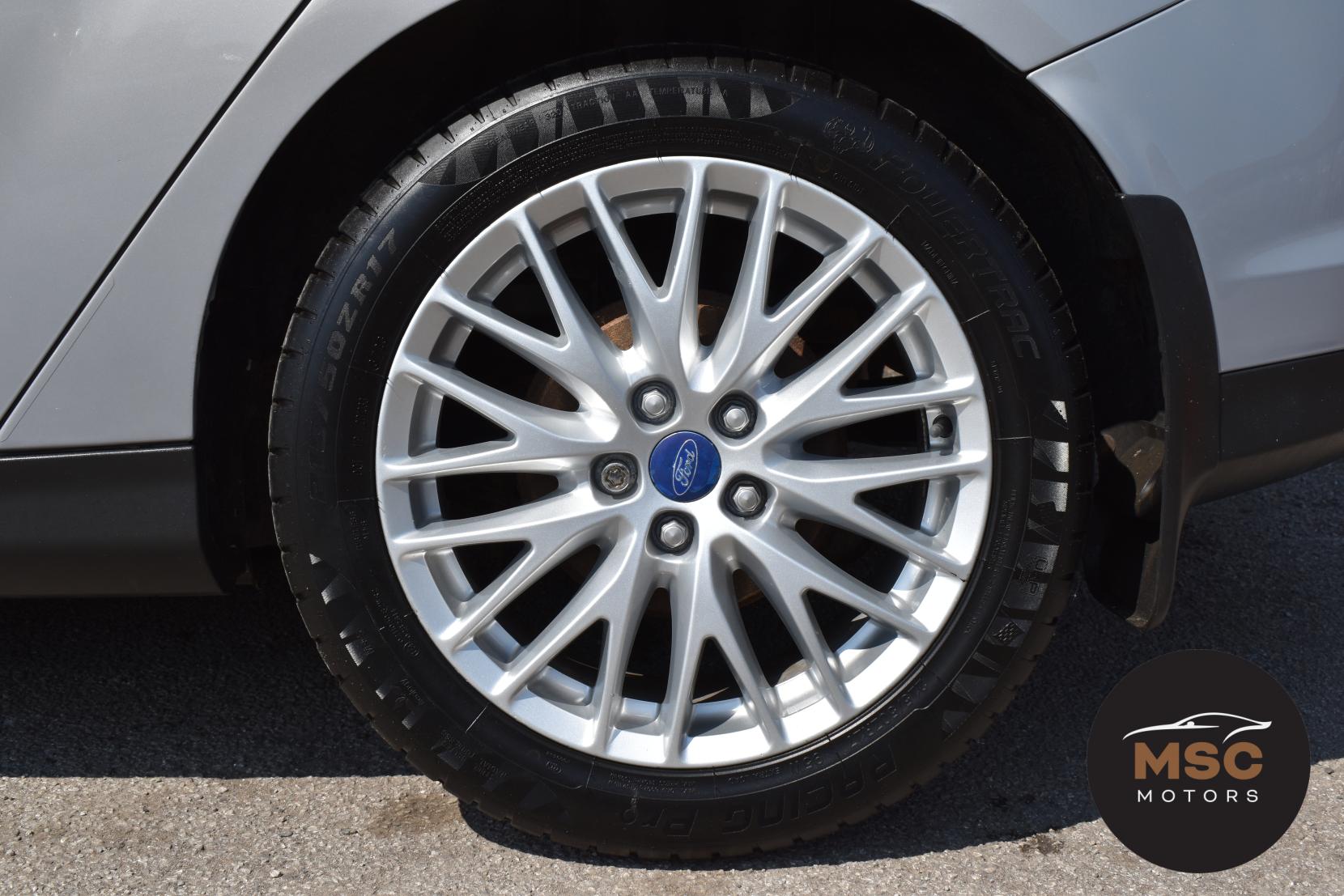 Ford Focus 1.0T EcoBoost Zetec Hatchback 5dr Petrol Manual Euro 5 (s/s) (100 ps)