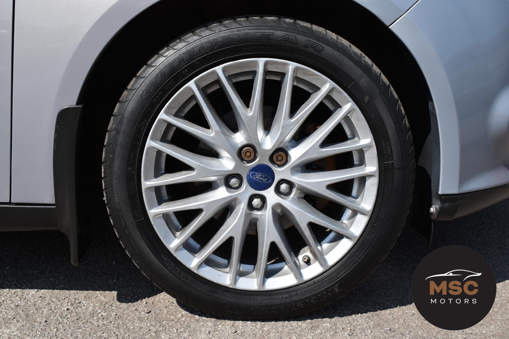Ford Focus 1.0T EcoBoost Zetec Hatchback 5dr Petrol Manual Euro 5 (s/s) (100 ps)