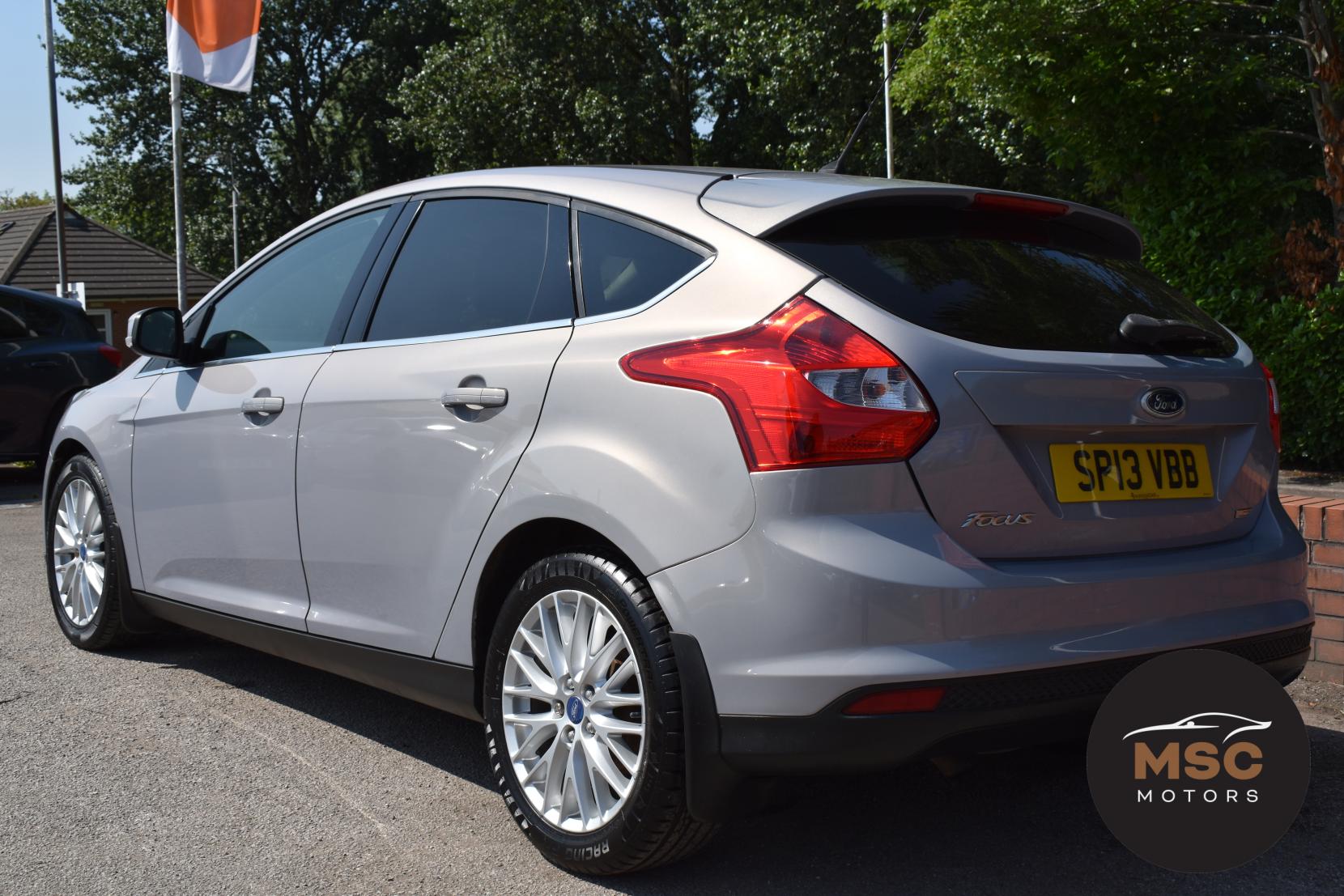 Ford Focus 1.0T EcoBoost Zetec Hatchback 5dr Petrol Manual Euro 5 (s/s) (100 ps)