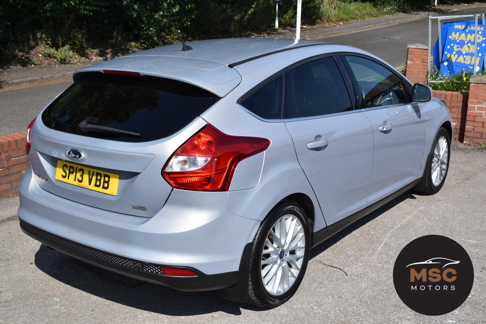 Ford Focus 1.0T EcoBoost Zetec Hatchback 5dr Petrol Manual Euro 5 (s/s) (100 ps)