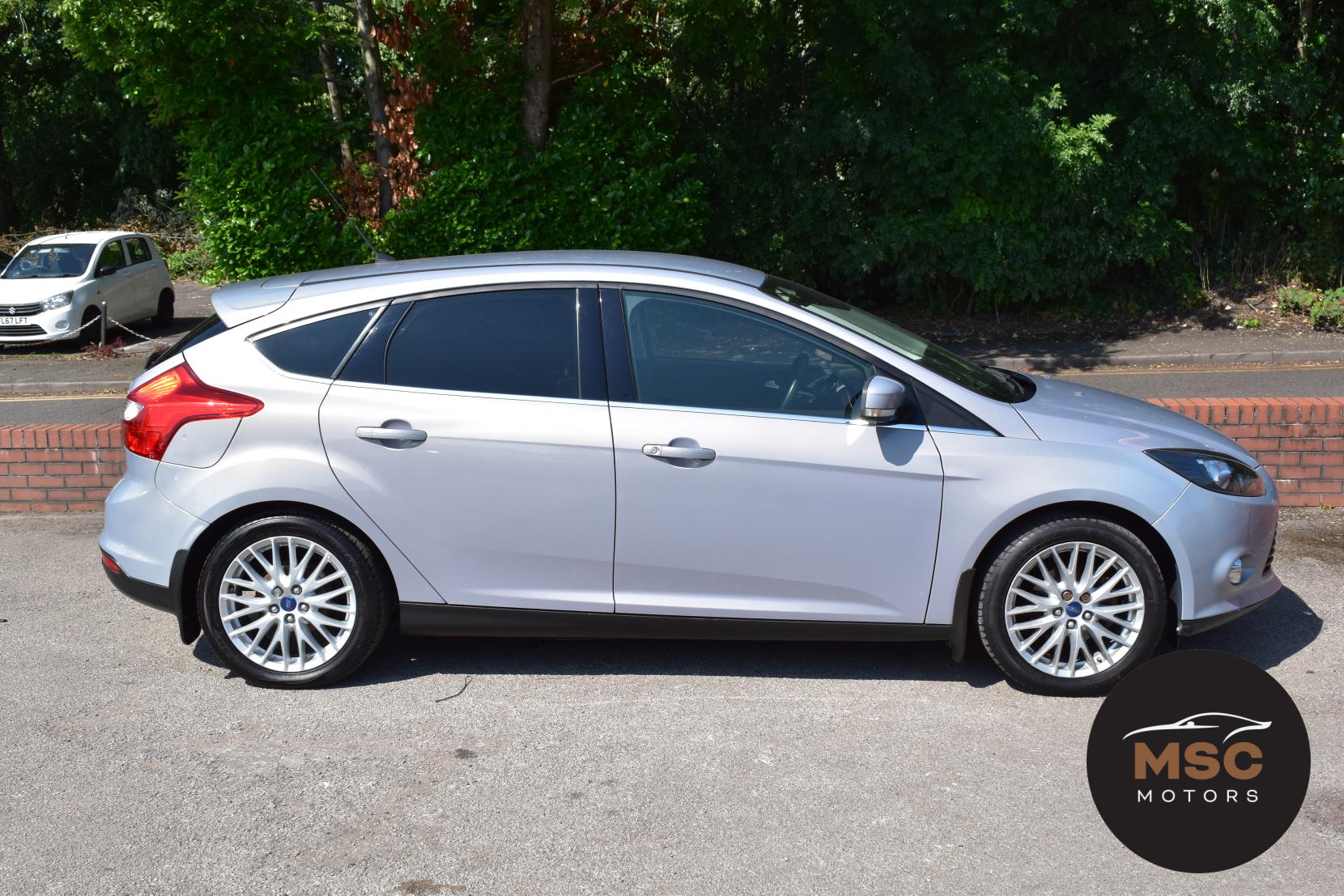 Ford Focus 1.0T EcoBoost Zetec Hatchback 5dr Petrol Manual Euro 5 (s/s) (100 ps)