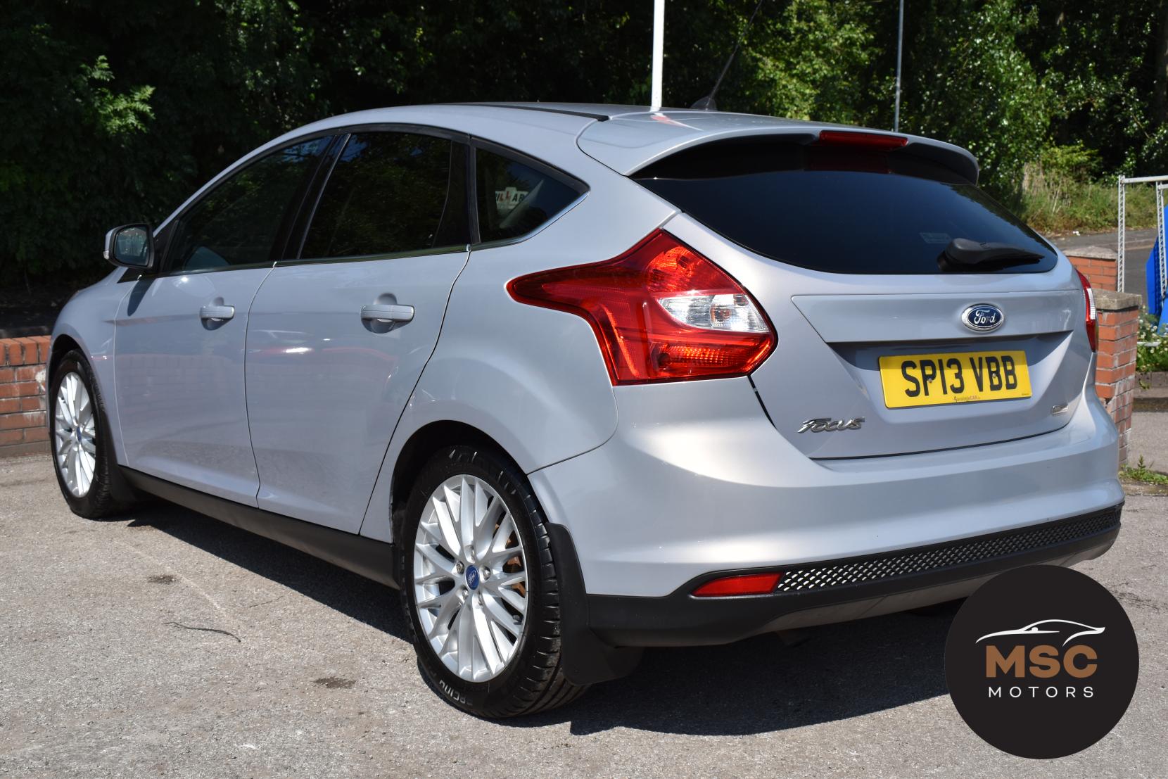Ford Focus 1.0T EcoBoost Zetec Hatchback 5dr Petrol Manual Euro 5 (s/s) (100 ps)