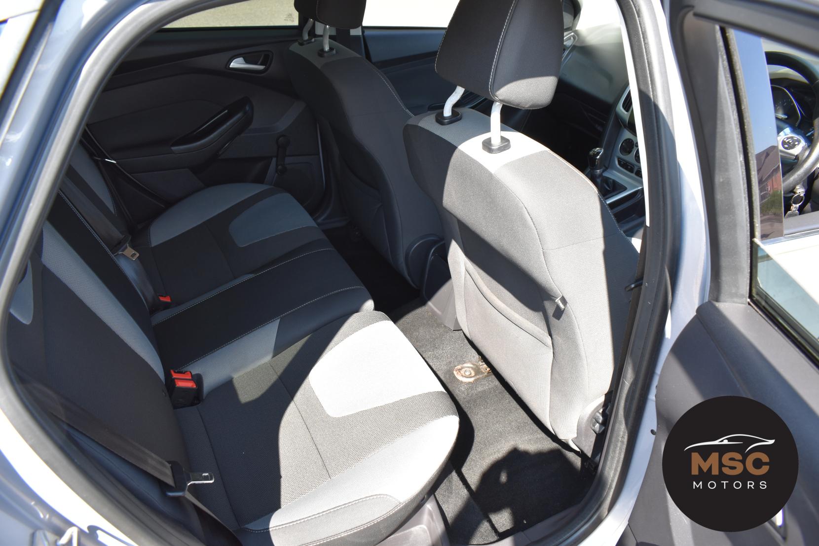 Ford Focus 1.0T EcoBoost Zetec Hatchback 5dr Petrol Manual Euro 5 (s/s) (100 ps)
