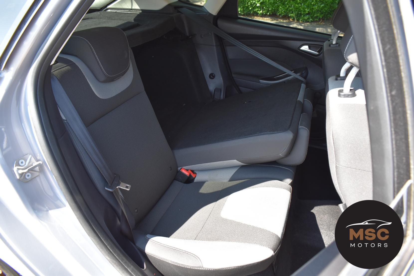 Ford Focus 1.0T EcoBoost Zetec Hatchback 5dr Petrol Manual Euro 5 (s/s) (100 ps)