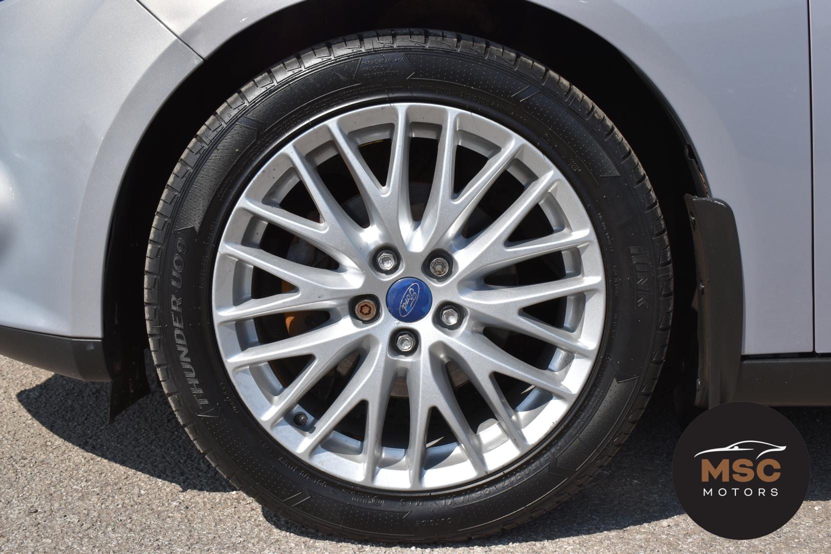 Ford Focus 1.0T EcoBoost Zetec Hatchback 5dr Petrol Manual Euro 5 (s/s) (100 ps)