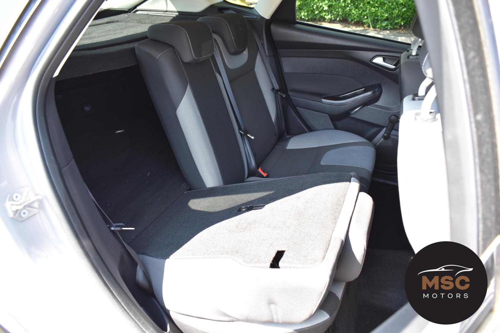 Ford Focus 1.0T EcoBoost Zetec Hatchback 5dr Petrol Manual Euro 5 (s/s) (100 ps)
