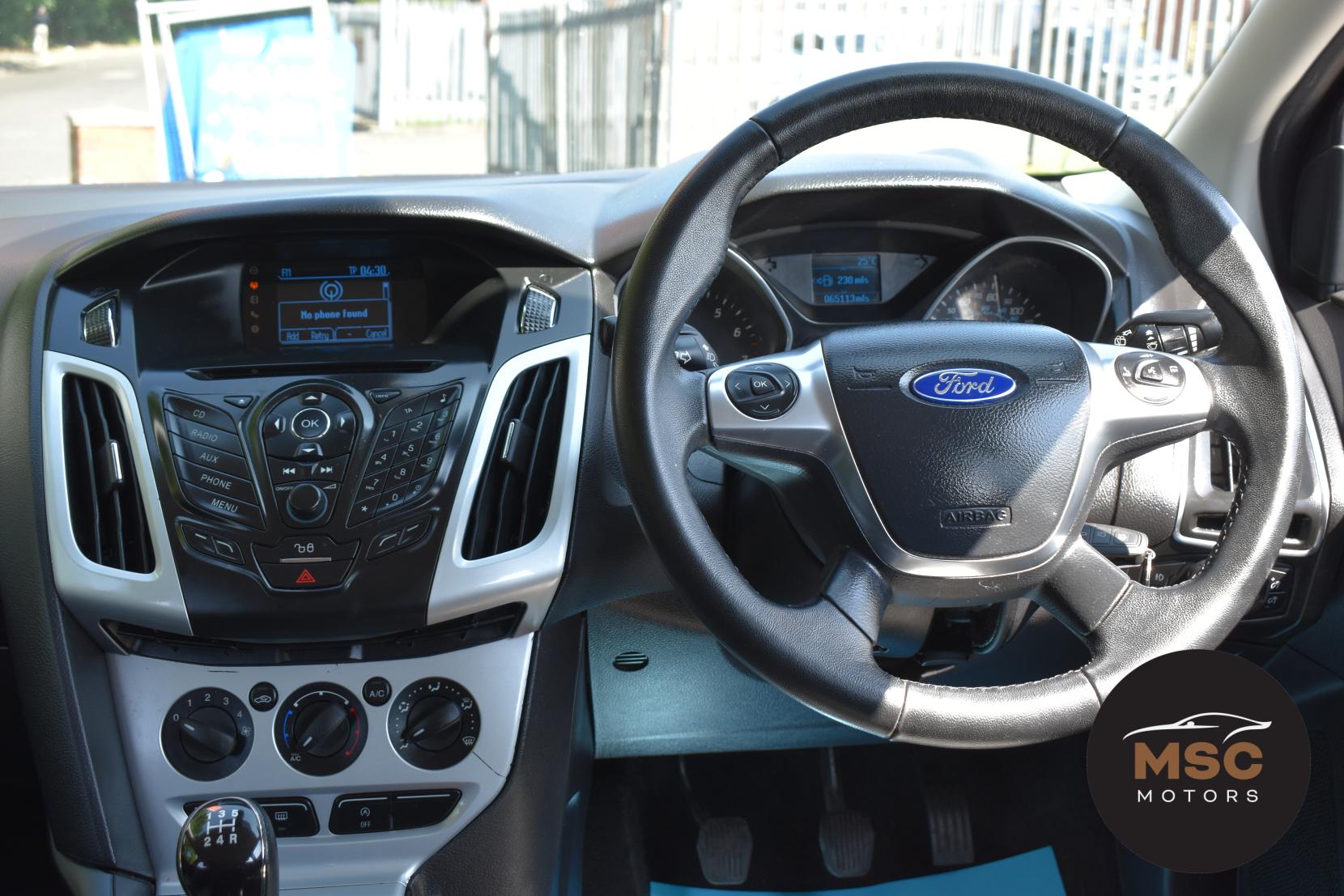 Ford Focus 1.0T EcoBoost Zetec Hatchback 5dr Petrol Manual Euro 5 (s/s) (100 ps)