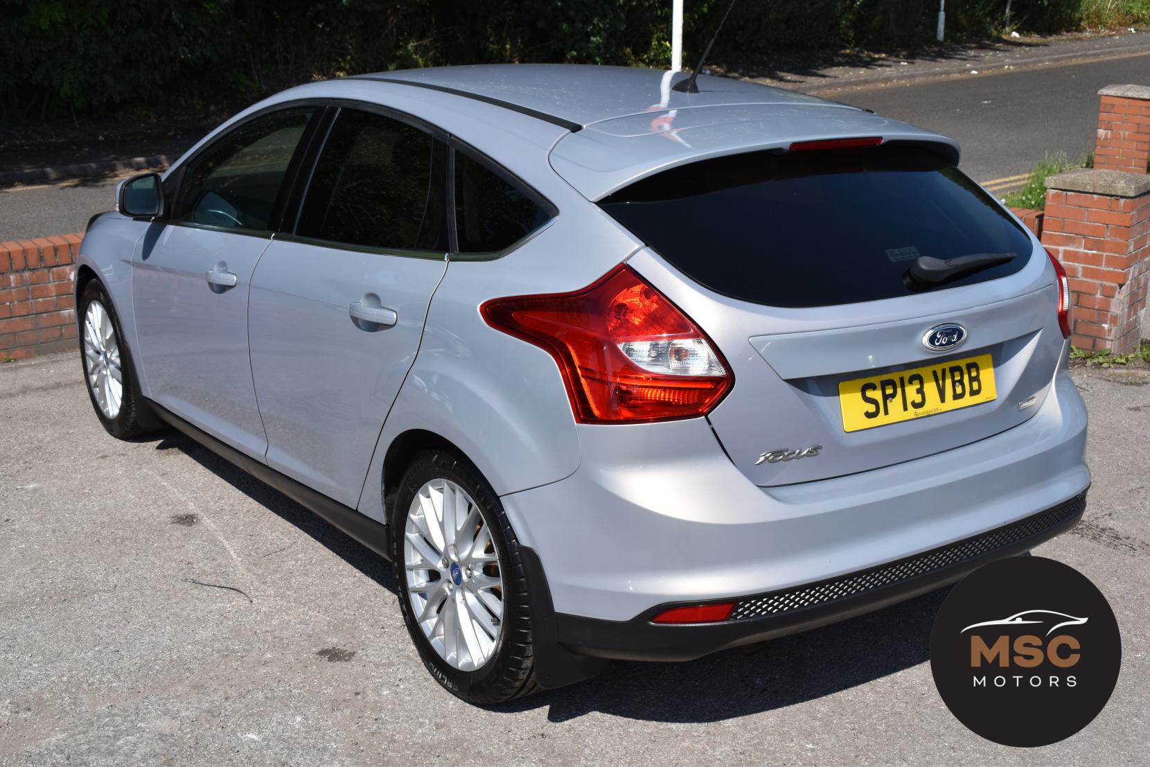 Ford Focus 1.0T EcoBoost Zetec Hatchback 5dr Petrol Manual Euro 5 (s/s) (100 ps)
