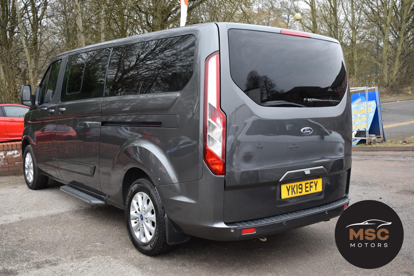 Ford Tourneo Custom 2.0 320 EcoBlue Titanium Minibus Double Cab 5dr Diesel Auto L2 Euro 6 (s/s) (170 ps)