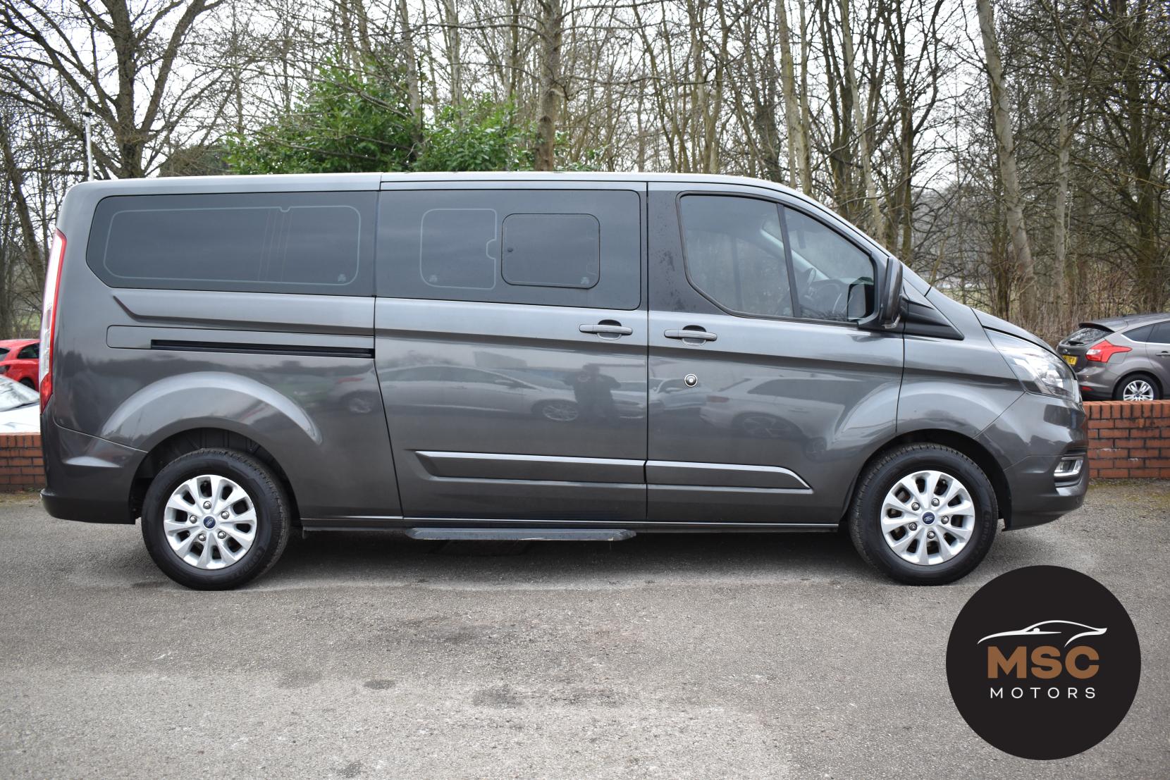 Ford Tourneo Custom 2.0 320 EcoBlue Titanium Minibus Double Cab 5dr Diesel Auto L2 Euro 6 (s/s) (170 ps)