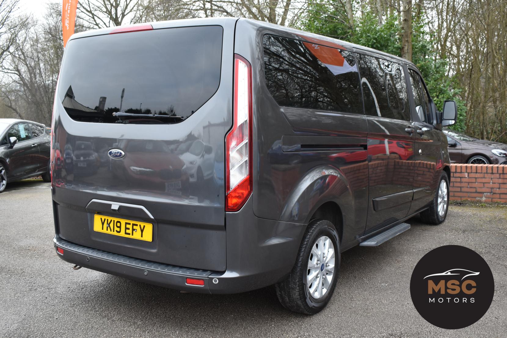 Ford Tourneo Custom 2.0 320 EcoBlue Titanium Minibus Double Cab 5dr Diesel Auto L2 Euro 6 (s/s) (170 ps)