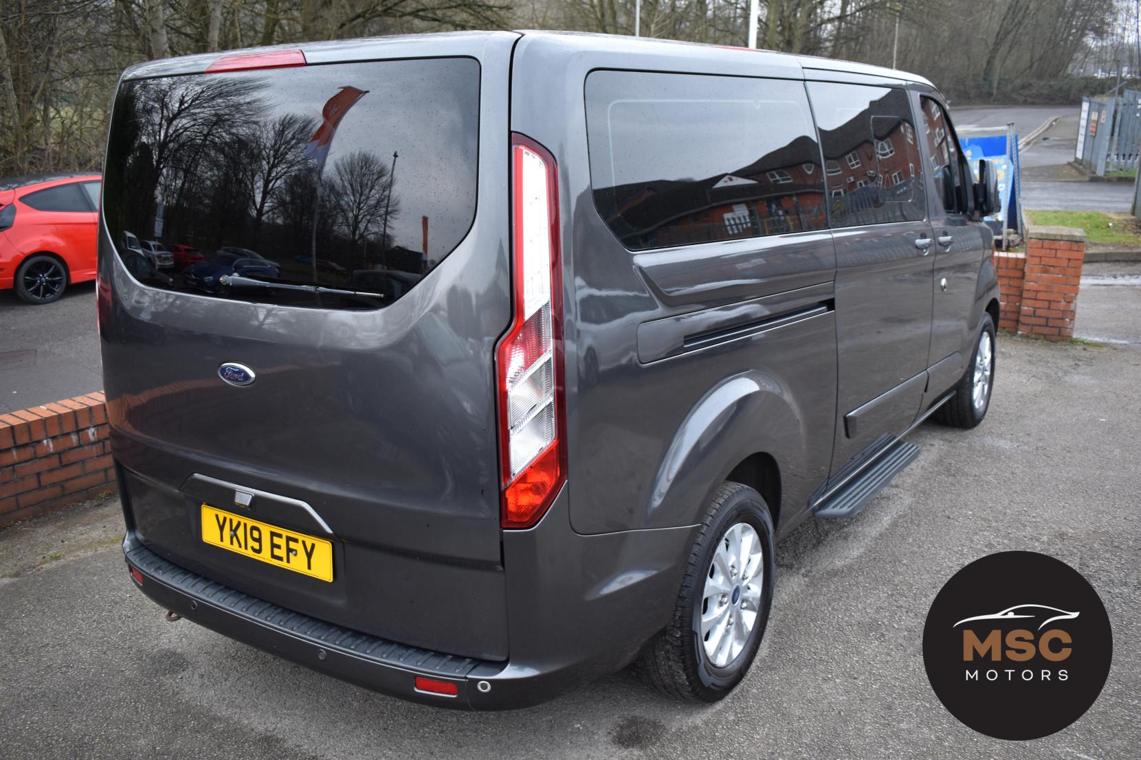 Ford Tourneo Custom 2.0 320 EcoBlue Titanium Minibus Double Cab 5dr Diesel Auto L2 Euro 6 (s/s) (170 ps)