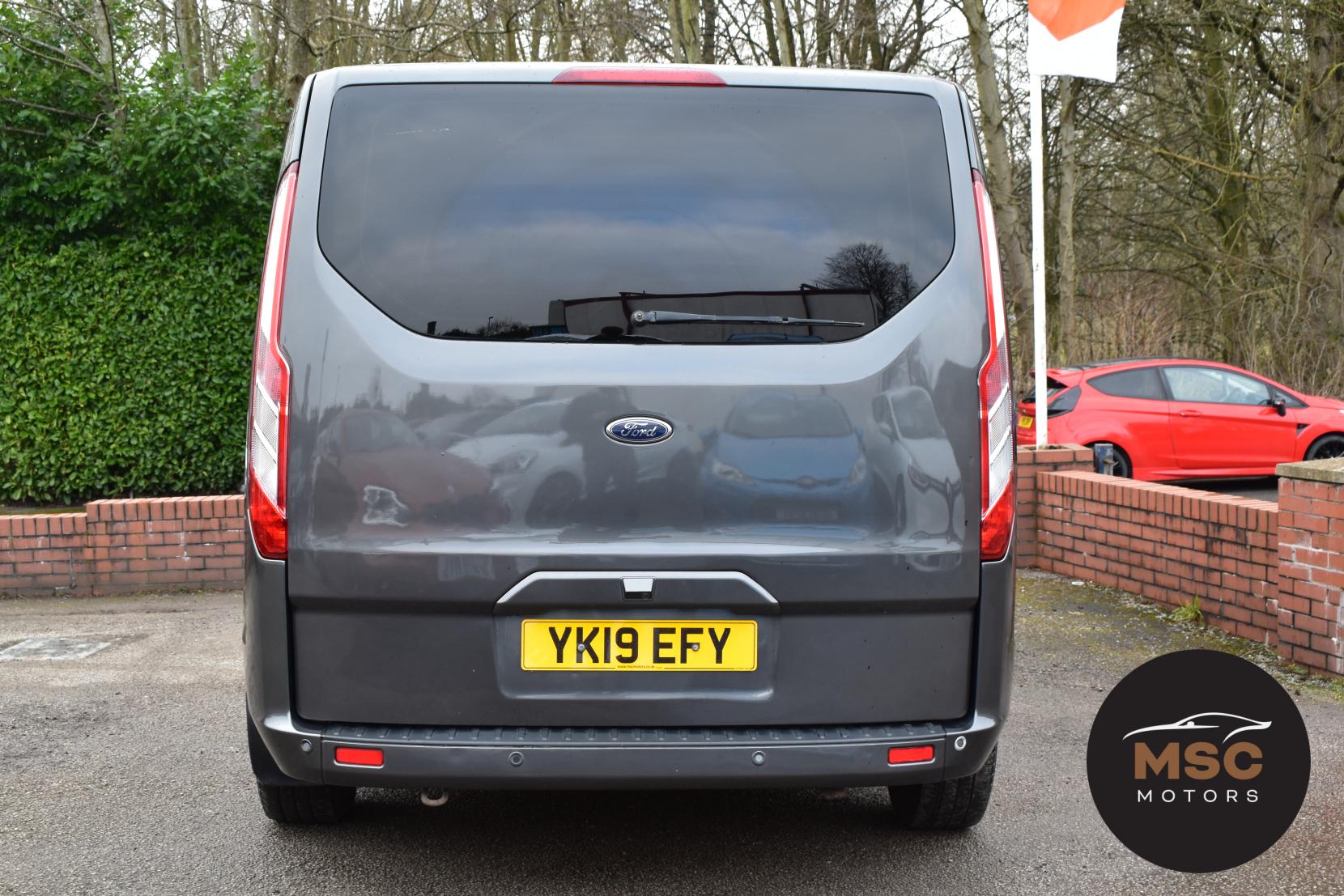 Ford Tourneo Custom 2.0 320 EcoBlue Titanium Minibus Double Cab 5dr Diesel Auto L2 Euro 6 (s/s) (170 ps)