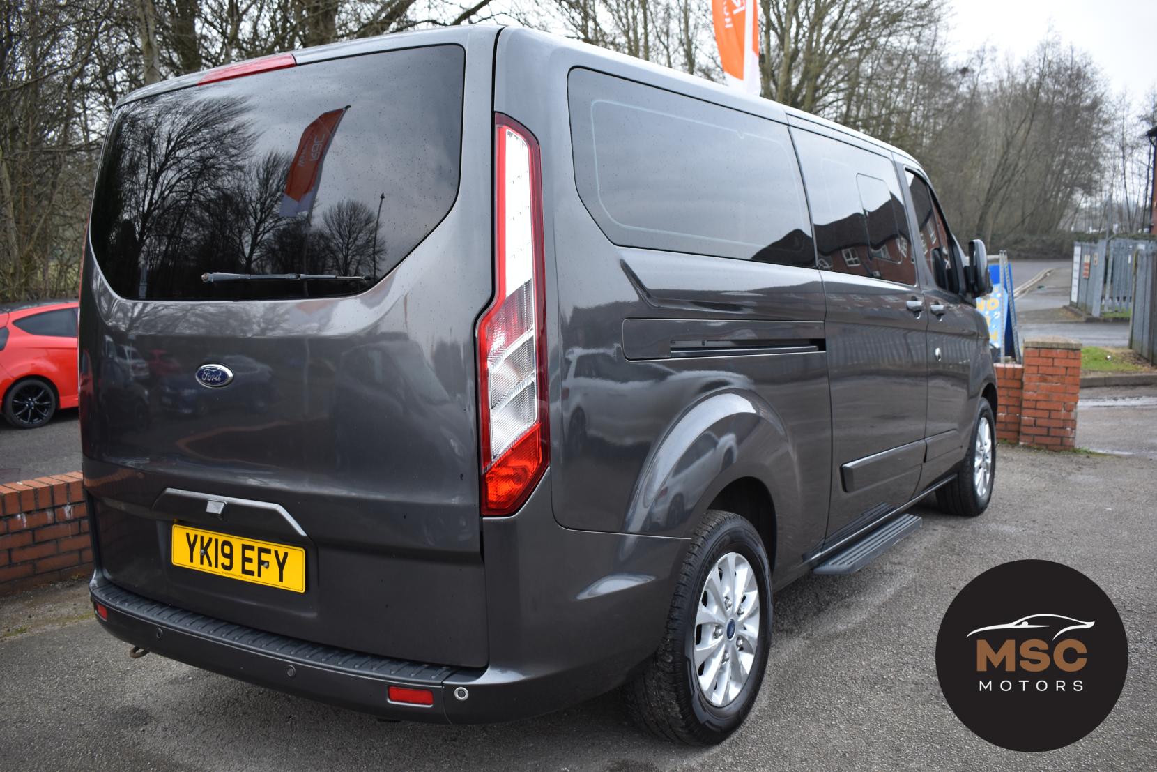 Ford Tourneo Custom 2.0 320 EcoBlue Titanium Minibus Double Cab 5dr Diesel Auto L2 Euro 6 (s/s) (170 ps)