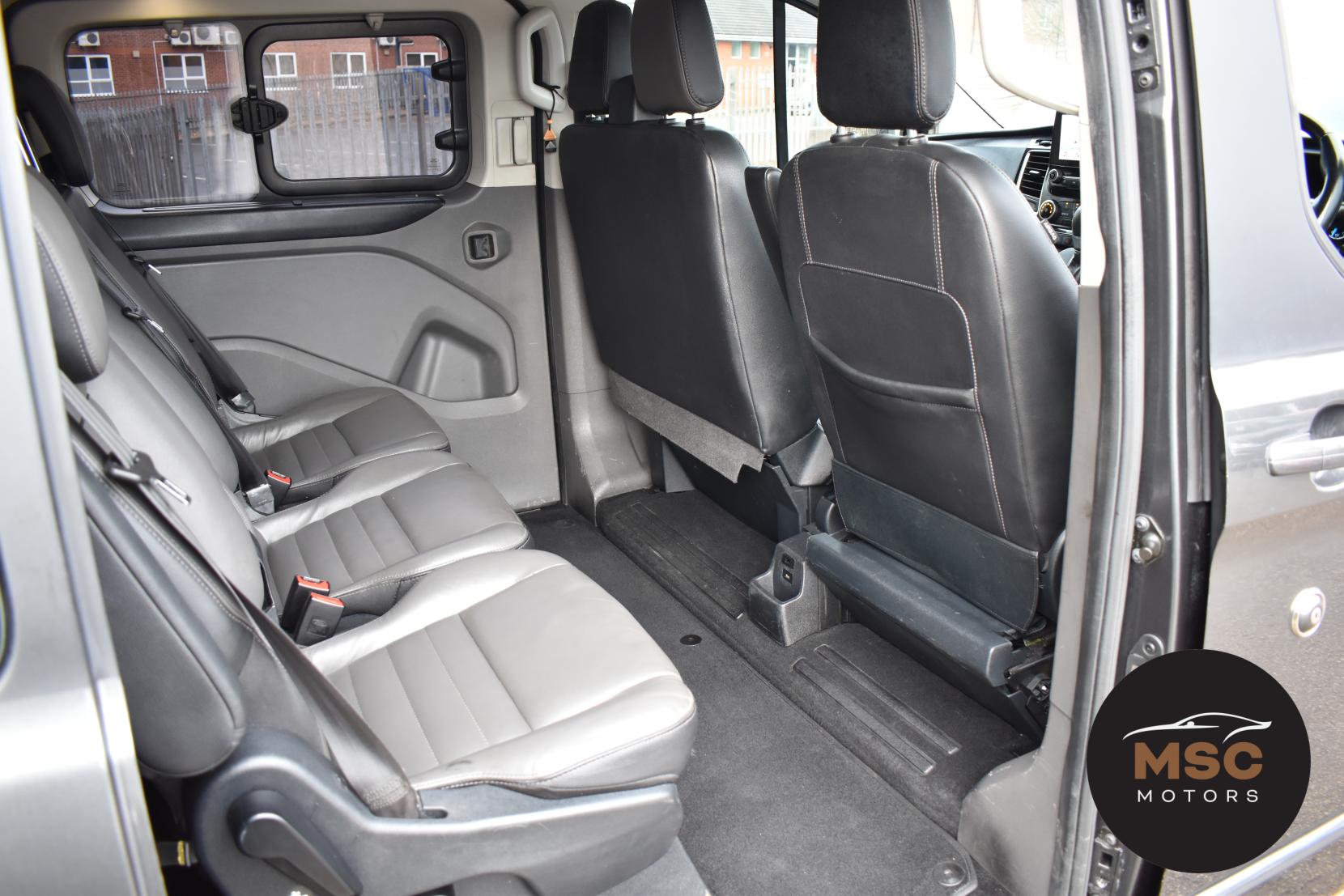 Ford Tourneo Custom 2.0 320 EcoBlue Titanium Minibus Double Cab 5dr Diesel Auto L2 Euro 6 (s/s) (170 ps)