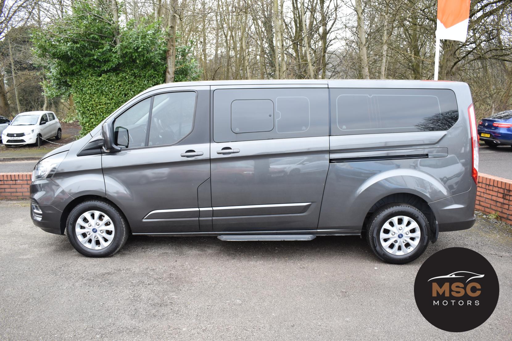 Ford Tourneo Custom 2.0 320 EcoBlue Titanium Minibus Double Cab 5dr Diesel Auto L2 Euro 6 (s/s) (170 ps)