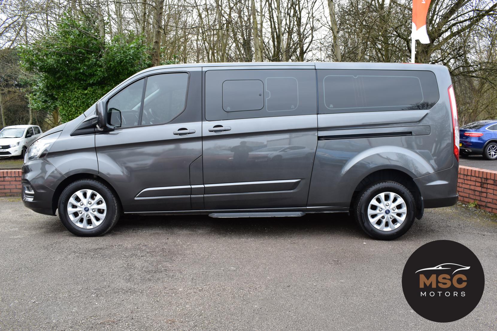 Ford Tourneo Custom 2.0 320 EcoBlue Titanium Minibus Double Cab 5dr Diesel Auto L2 Euro 6 (s/s) (170 ps)