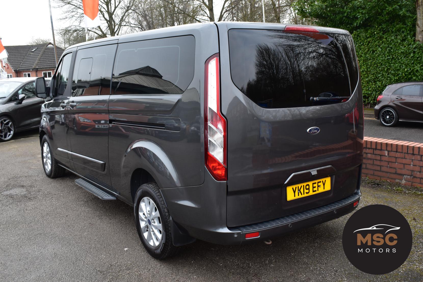 Ford Tourneo Custom 2.0 320 EcoBlue Titanium Minibus Double Cab 5dr Diesel Auto L2 Euro 6 (s/s) (170 ps)