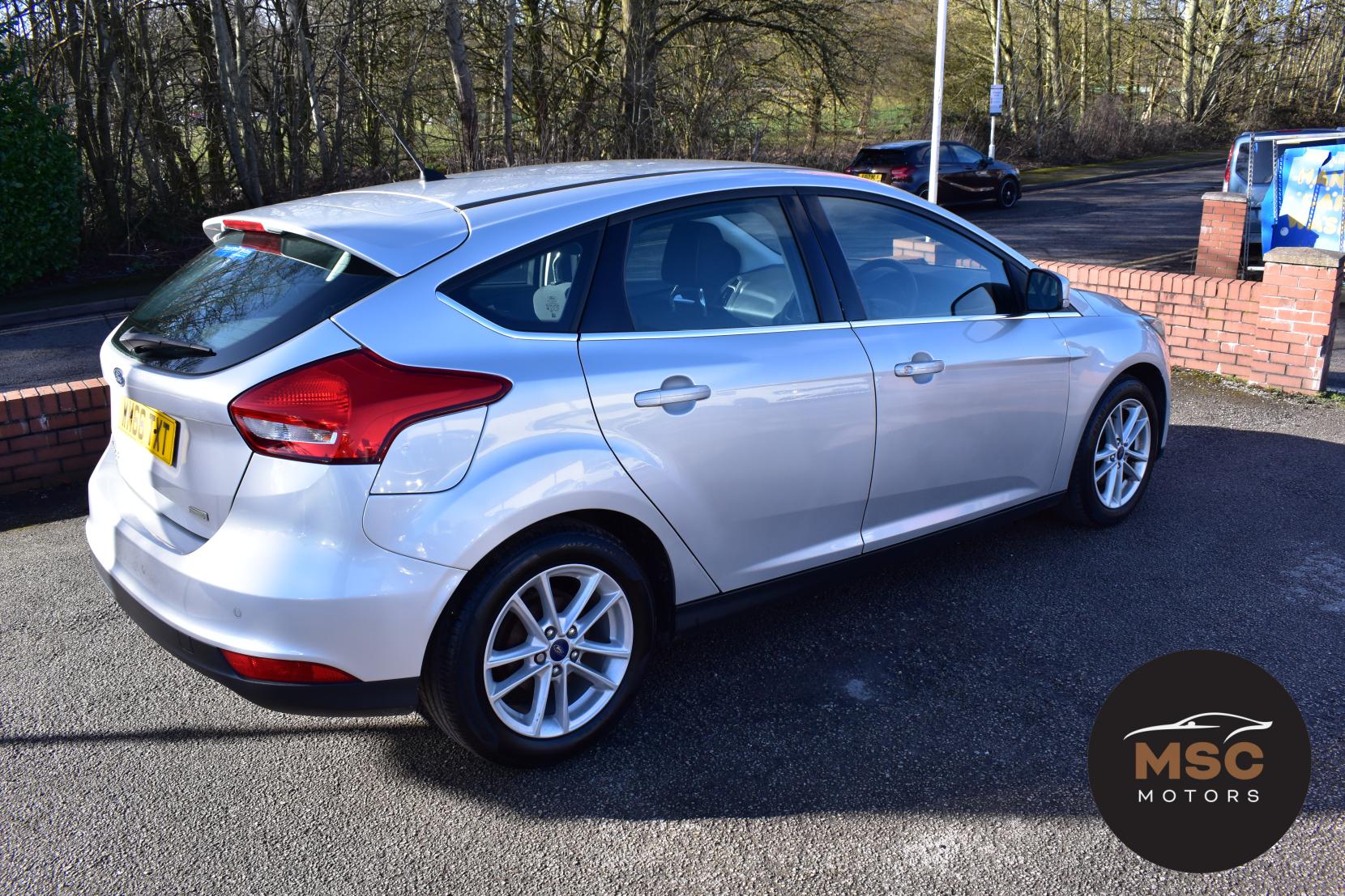 Ford Focus 1.0T EcoBoost Zetec Hatchback 5dr Petrol Manual Euro 6 (s/s) (125 ps)