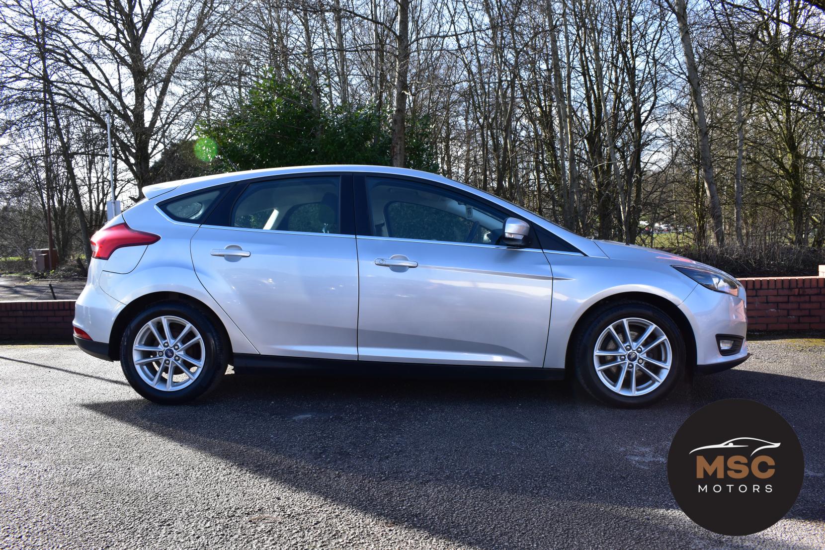 Ford Focus 1.0T EcoBoost Zetec Hatchback 5dr Petrol Manual Euro 6 (s/s) (125 ps)