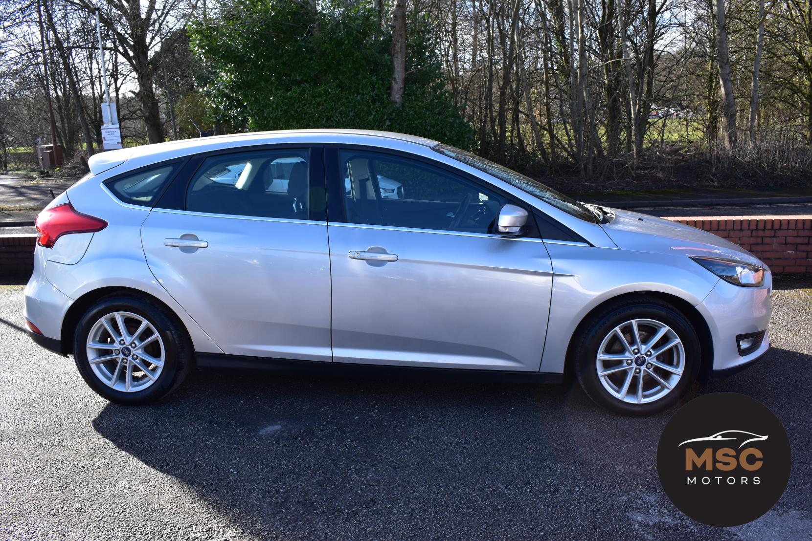 Ford Focus 1.0T EcoBoost Zetec Hatchback 5dr Petrol Manual Euro 6 (s/s) (125 ps)